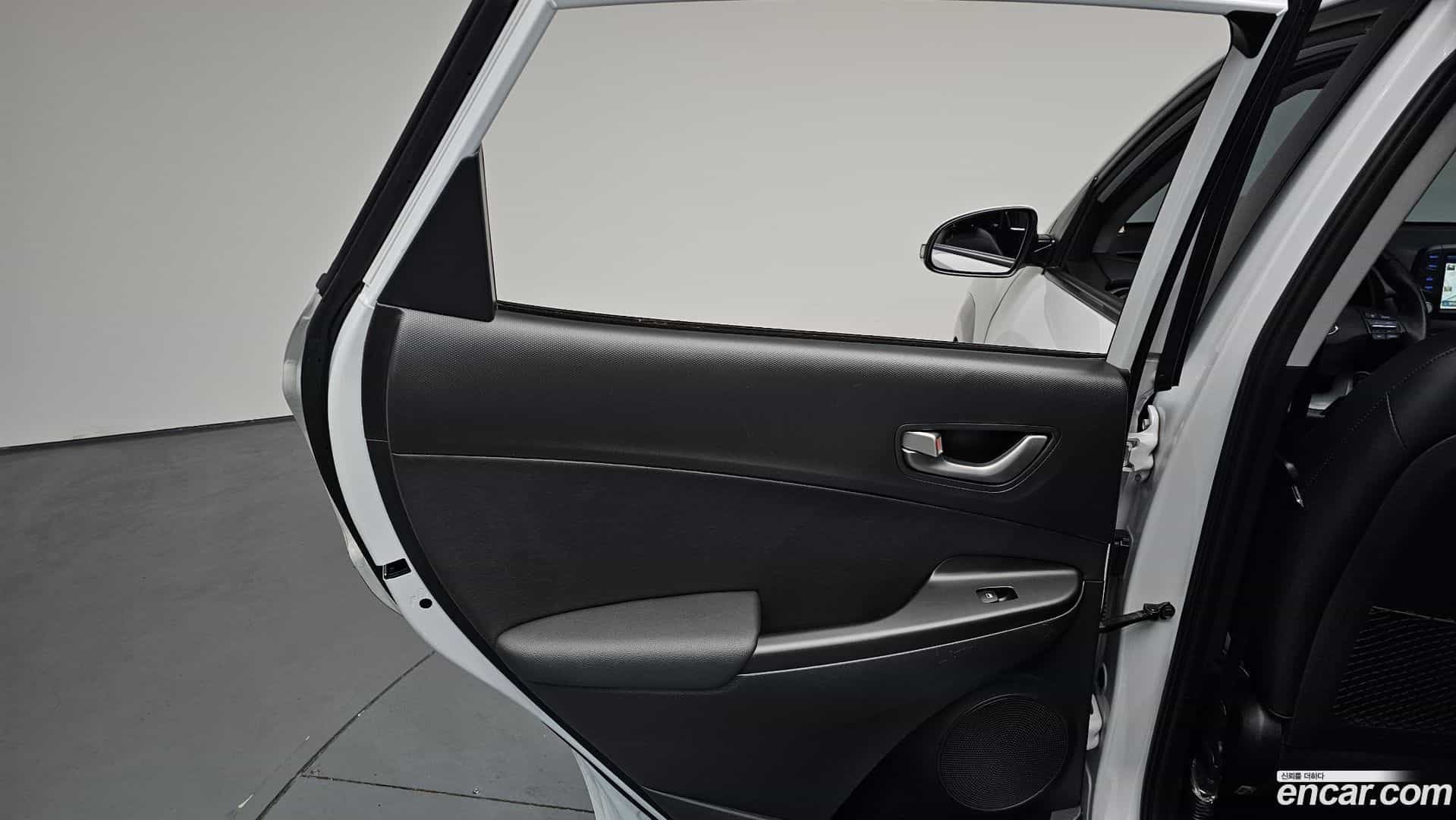 Kona Hyundai 2019.3-INNER-035