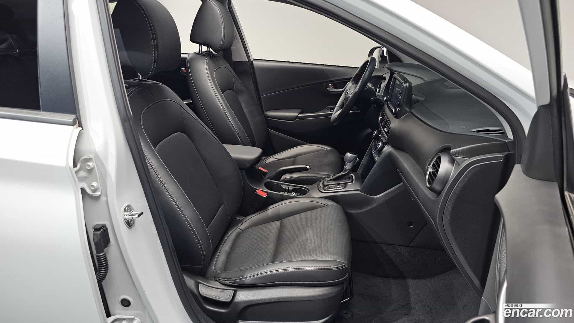 Kona Hyundai 2019.3-INNER-036