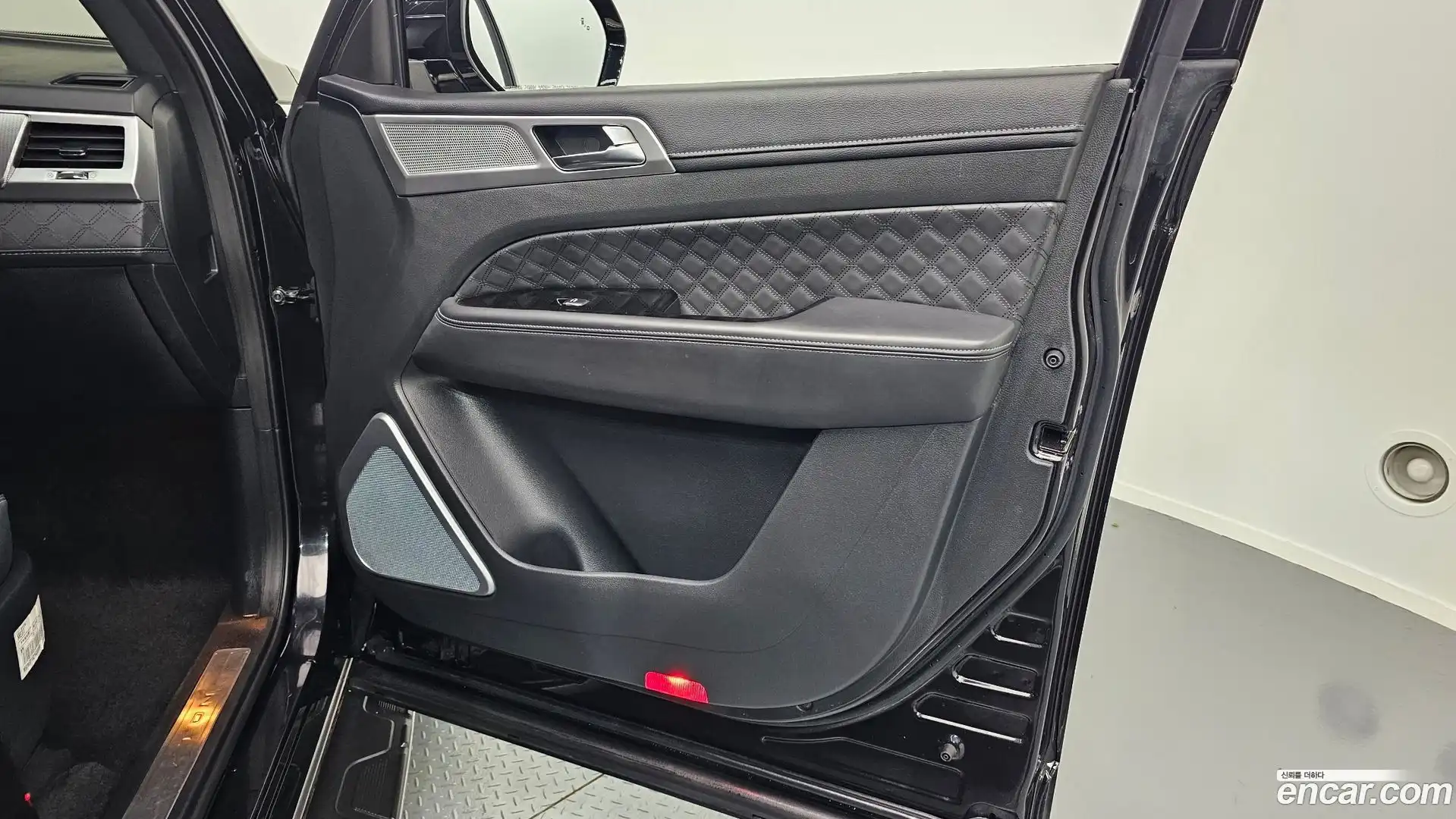 Rexton KG Mobility 2021.5-INNER-034