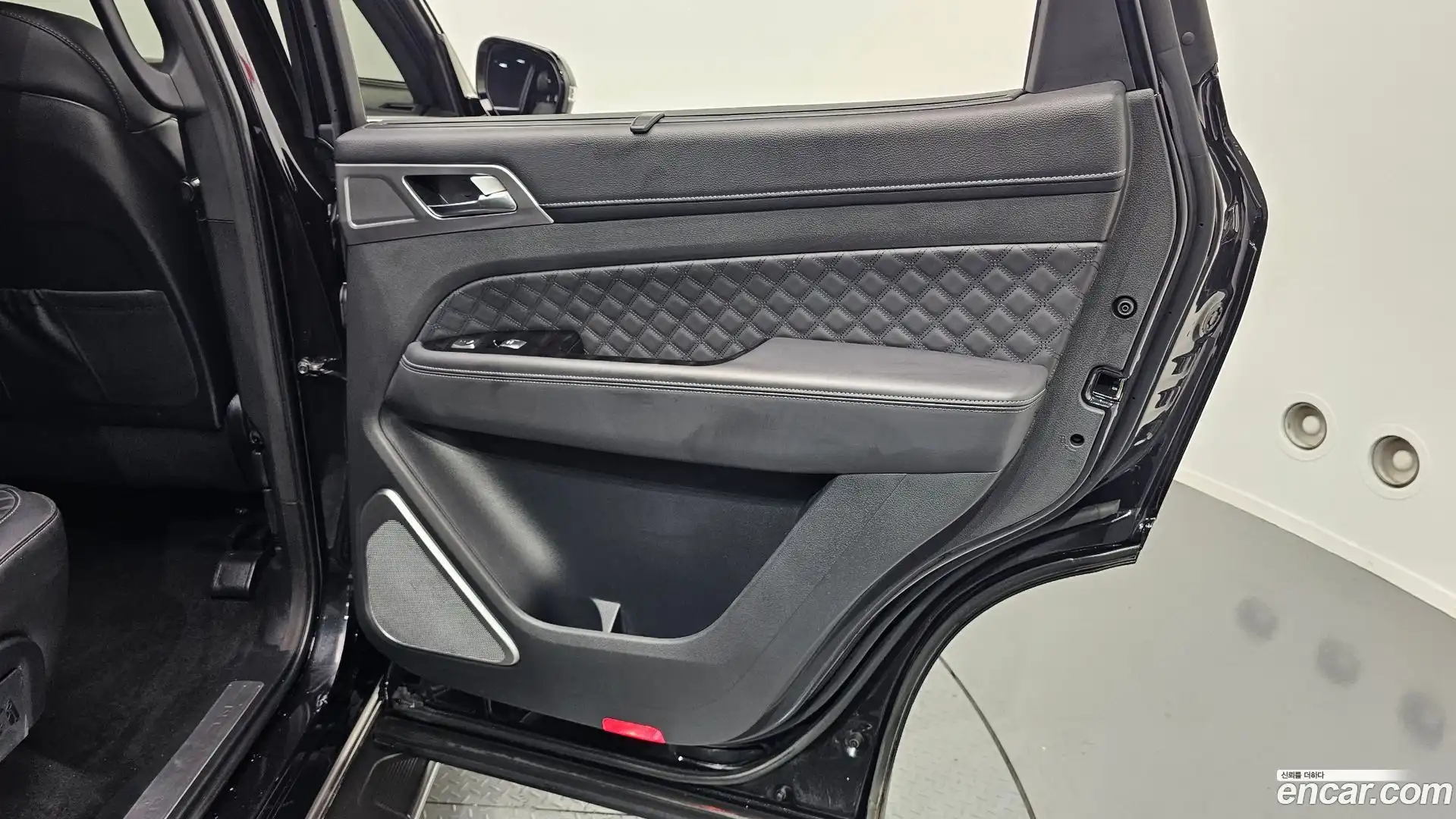 Rexton KG Mobility 2021.5-INNER-035