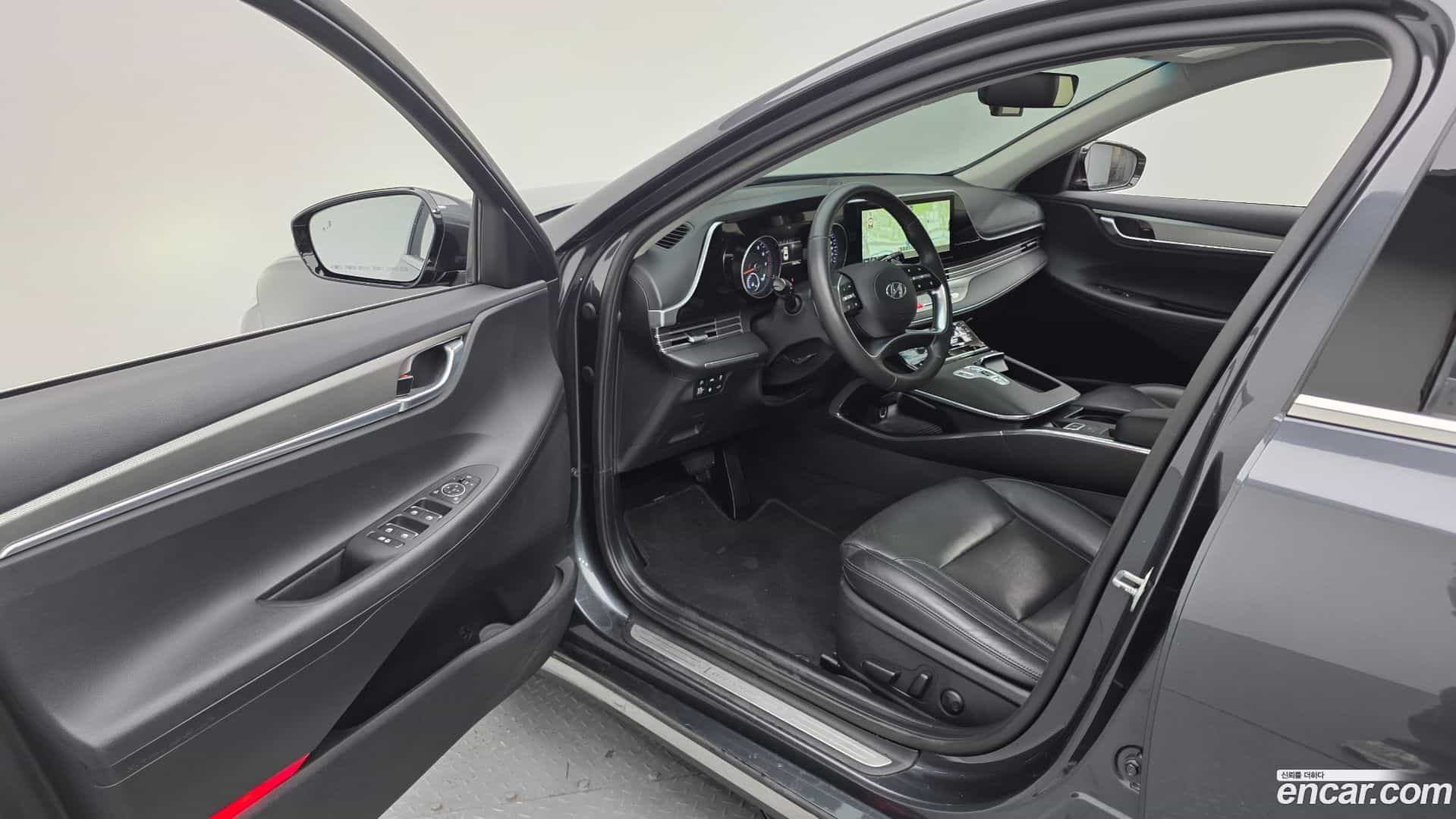 Grandeur Hyundai 2021.11-INNER-010