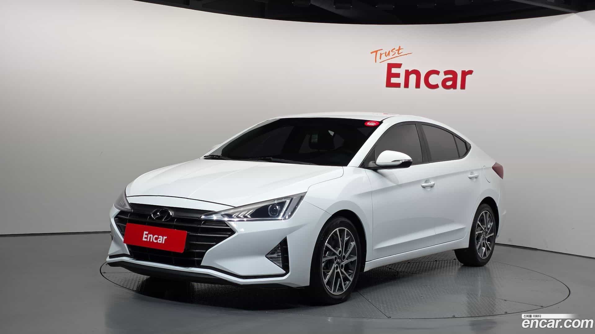 AVANTE Hyundai 2019.6-OUTER-001