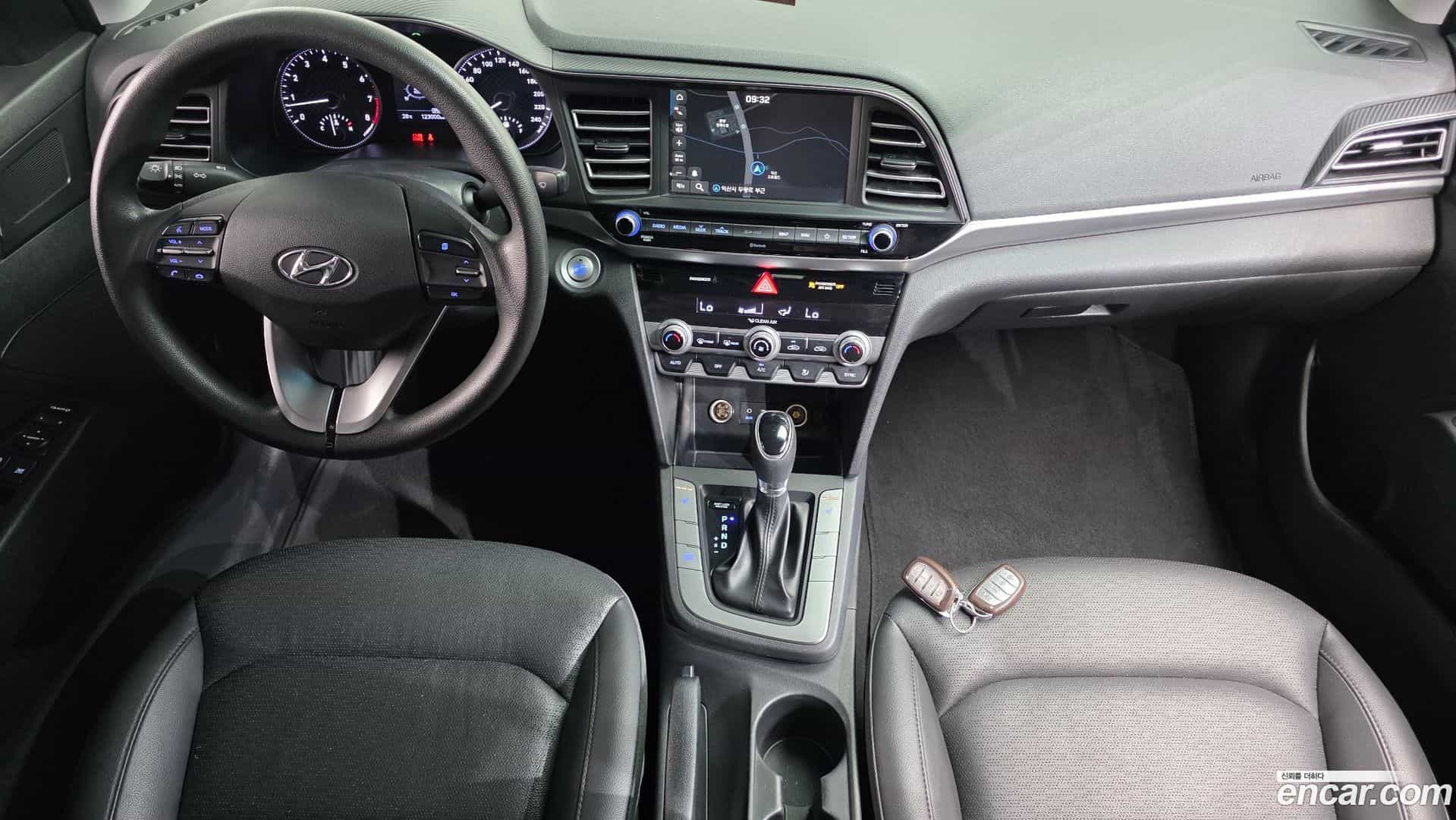 AVANTE Hyundai 2019.6-INNER-007