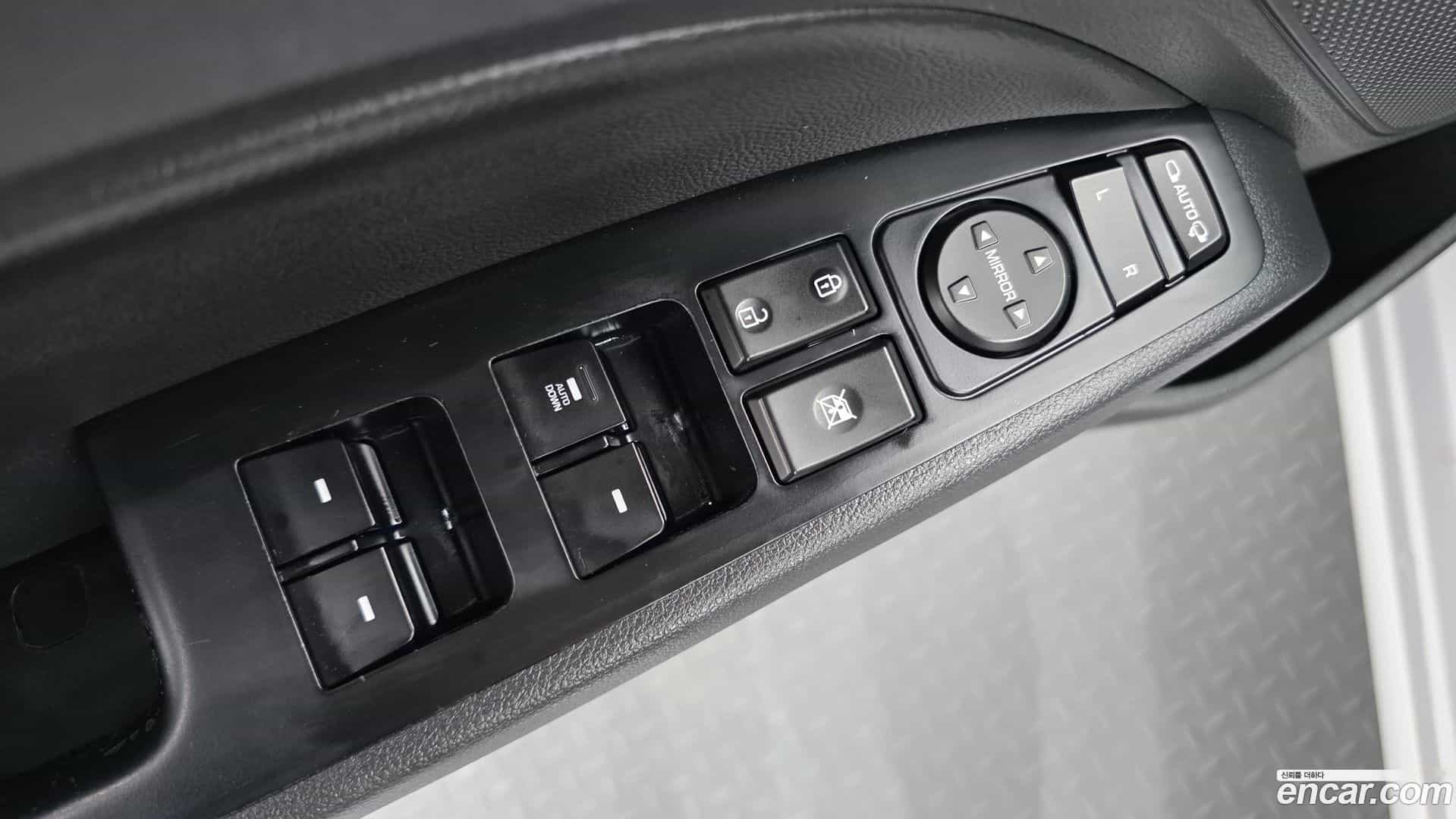 AVANTE Hyundai 2019.6-OPTION-016