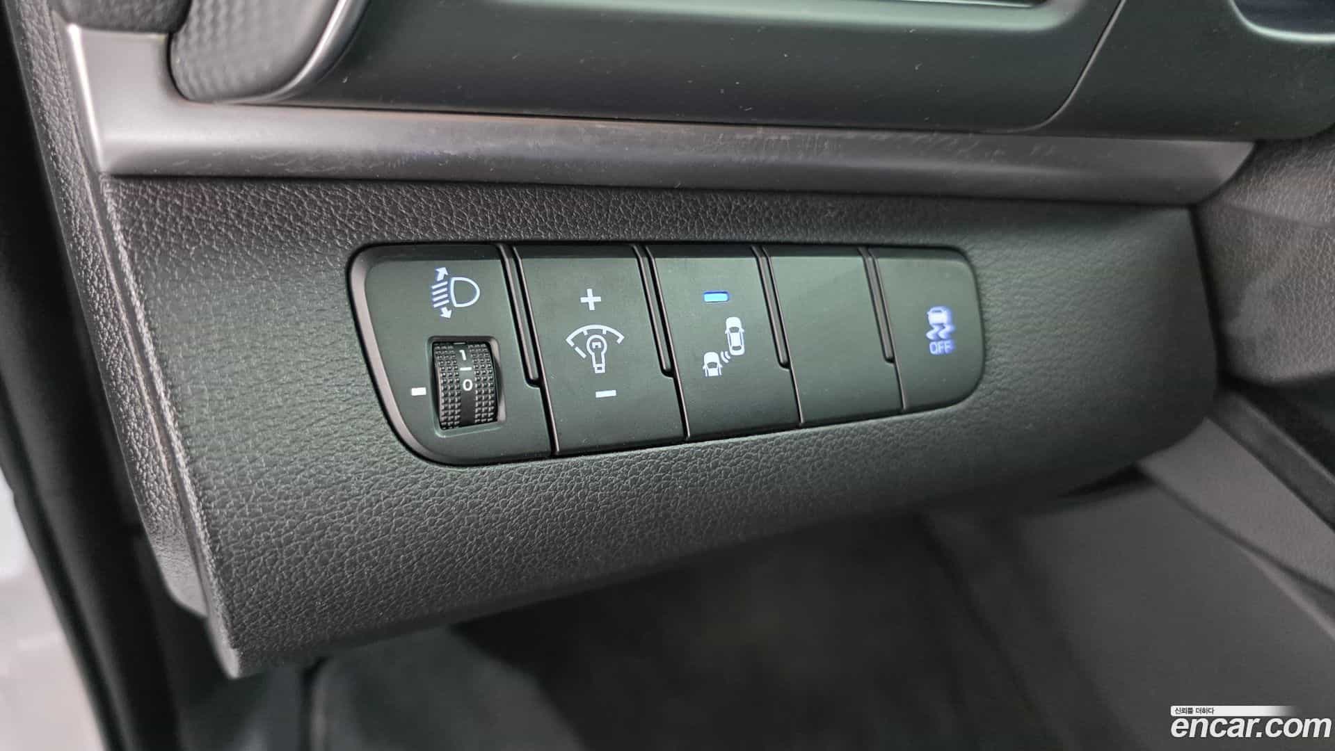 AVANTE Hyundai 2019.6-OPTION-017