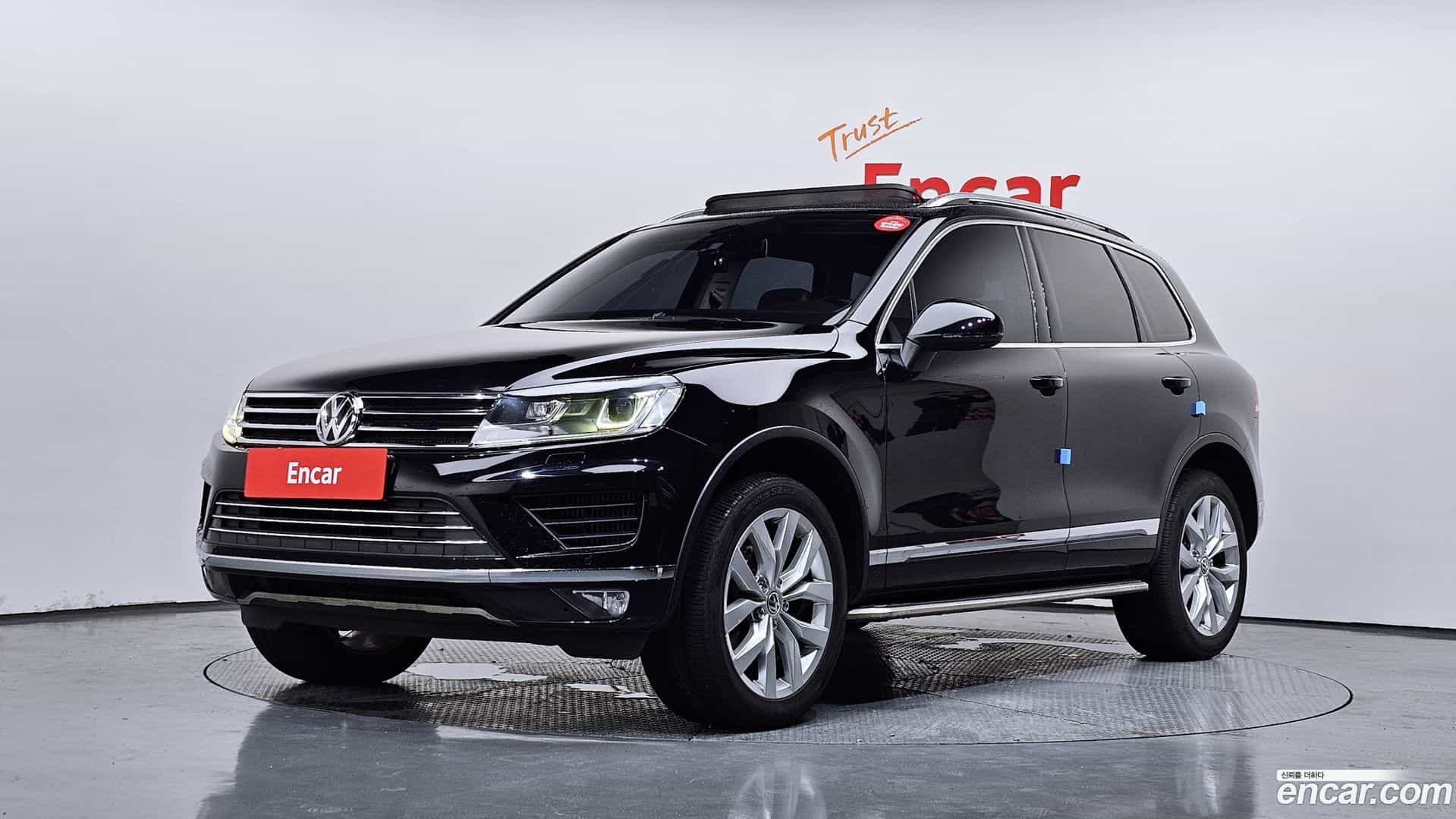 Touareg Volkswagen 2015.10-OUTER-001