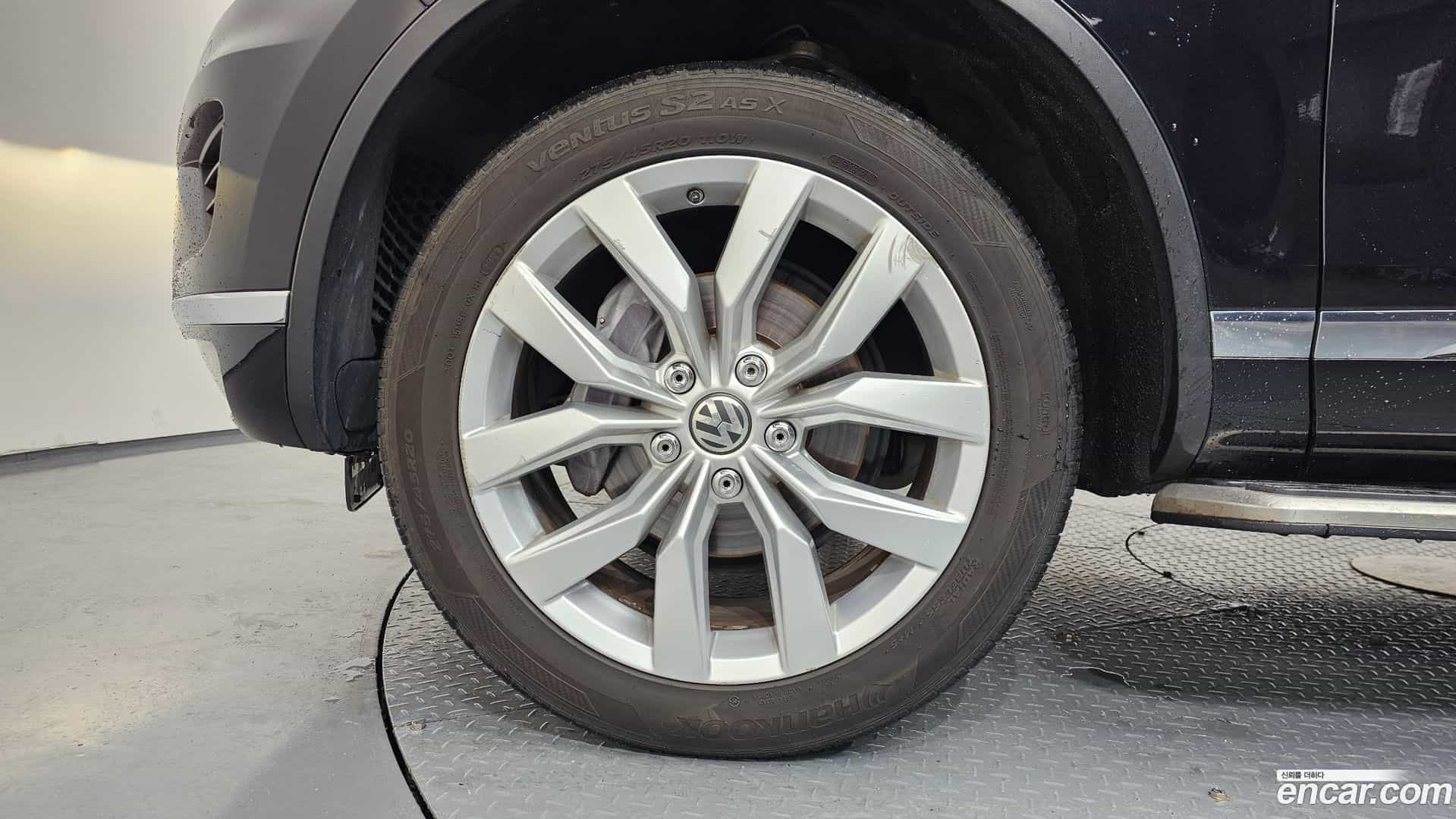 Touareg Volkswagen 2015.10-OUTER-005