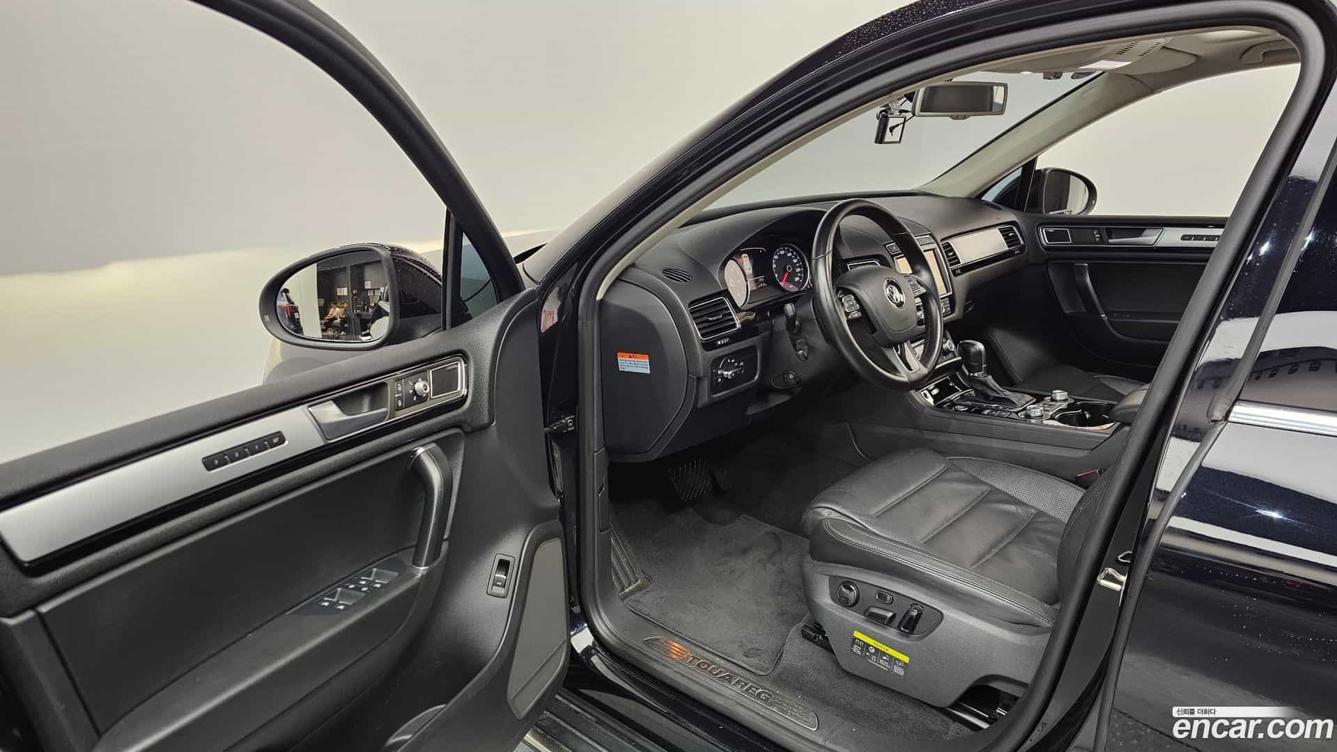 Touareg Volkswagen 2015.10-INNER-010