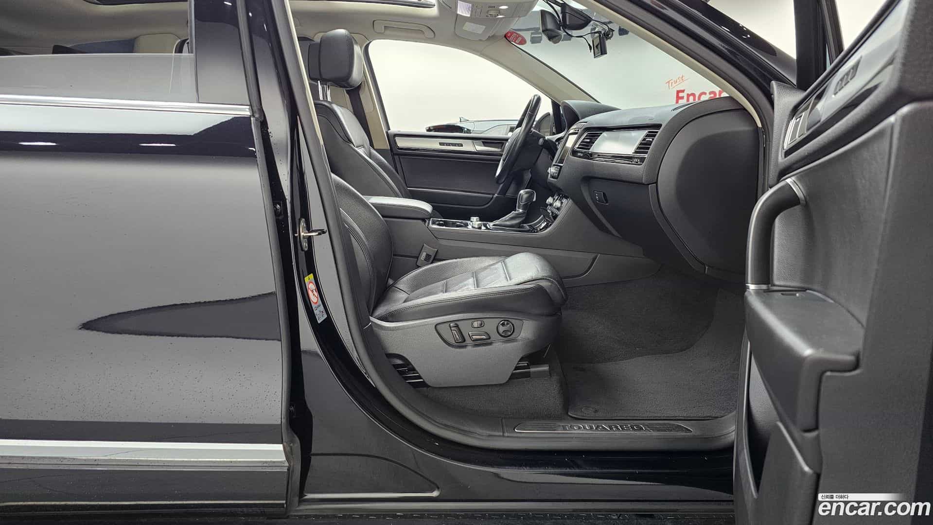 Touareg Volkswagen 2015.10-OPTION-015