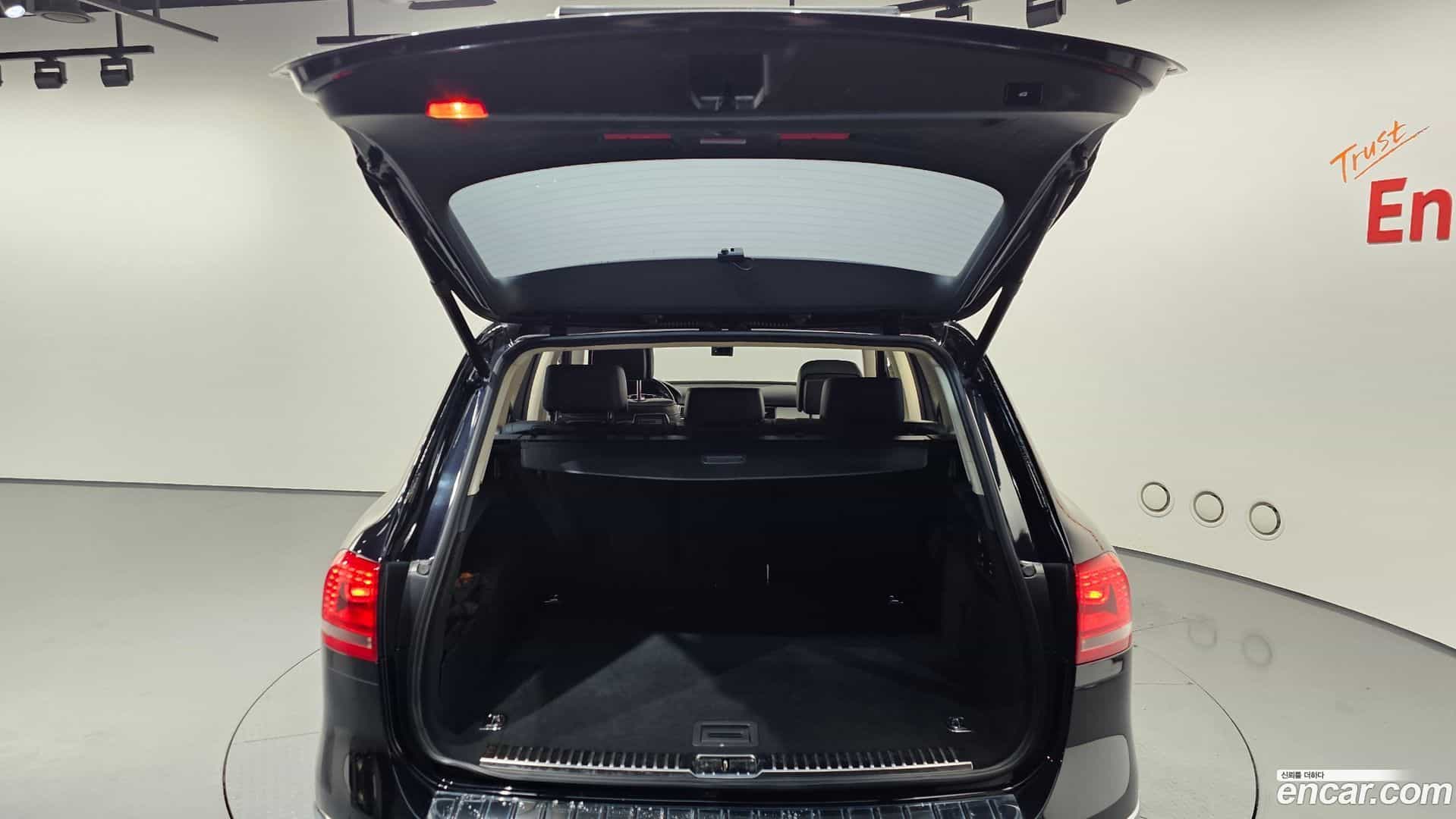 Touareg Volkswagen 2015.10-OPTION-024