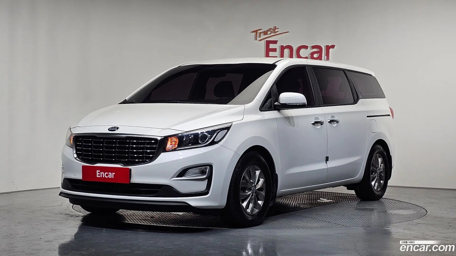 Main__Slider__Photo:Canival Kia 2019.5-0