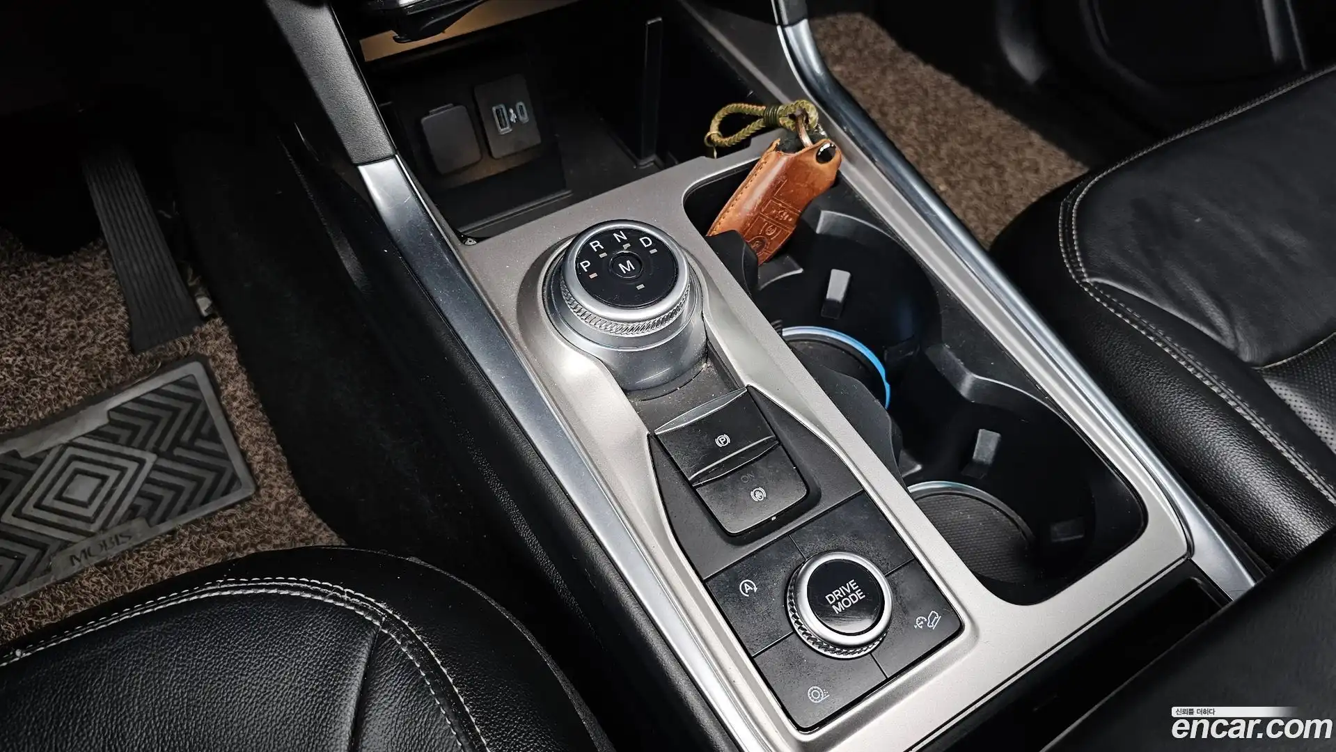 Explorer Ford 2020.10-INNER-009