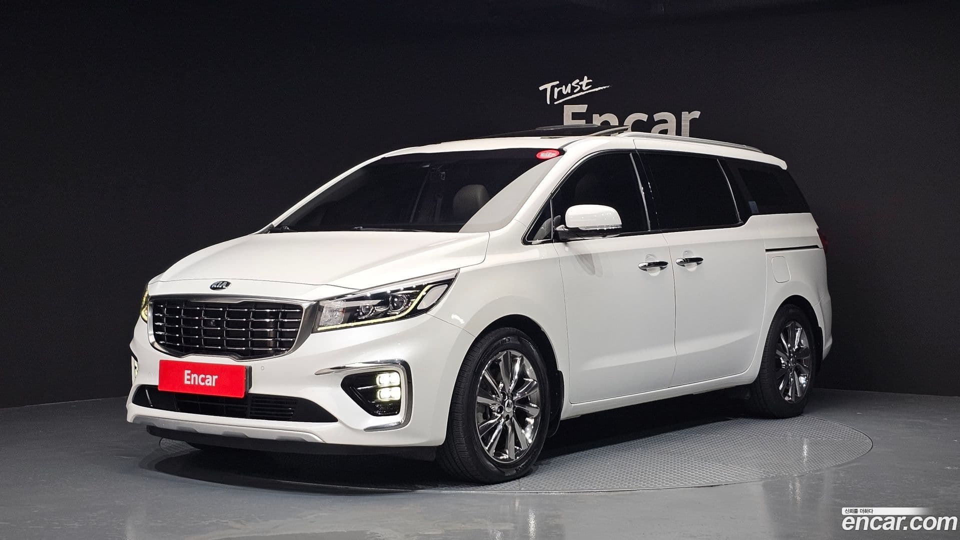 Main__Slider__Photo:Canival Kia 2018.3-0