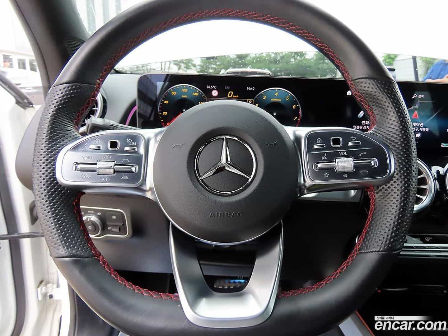 GLB-Class Mercedes-Benz 2022.5-INNER-008