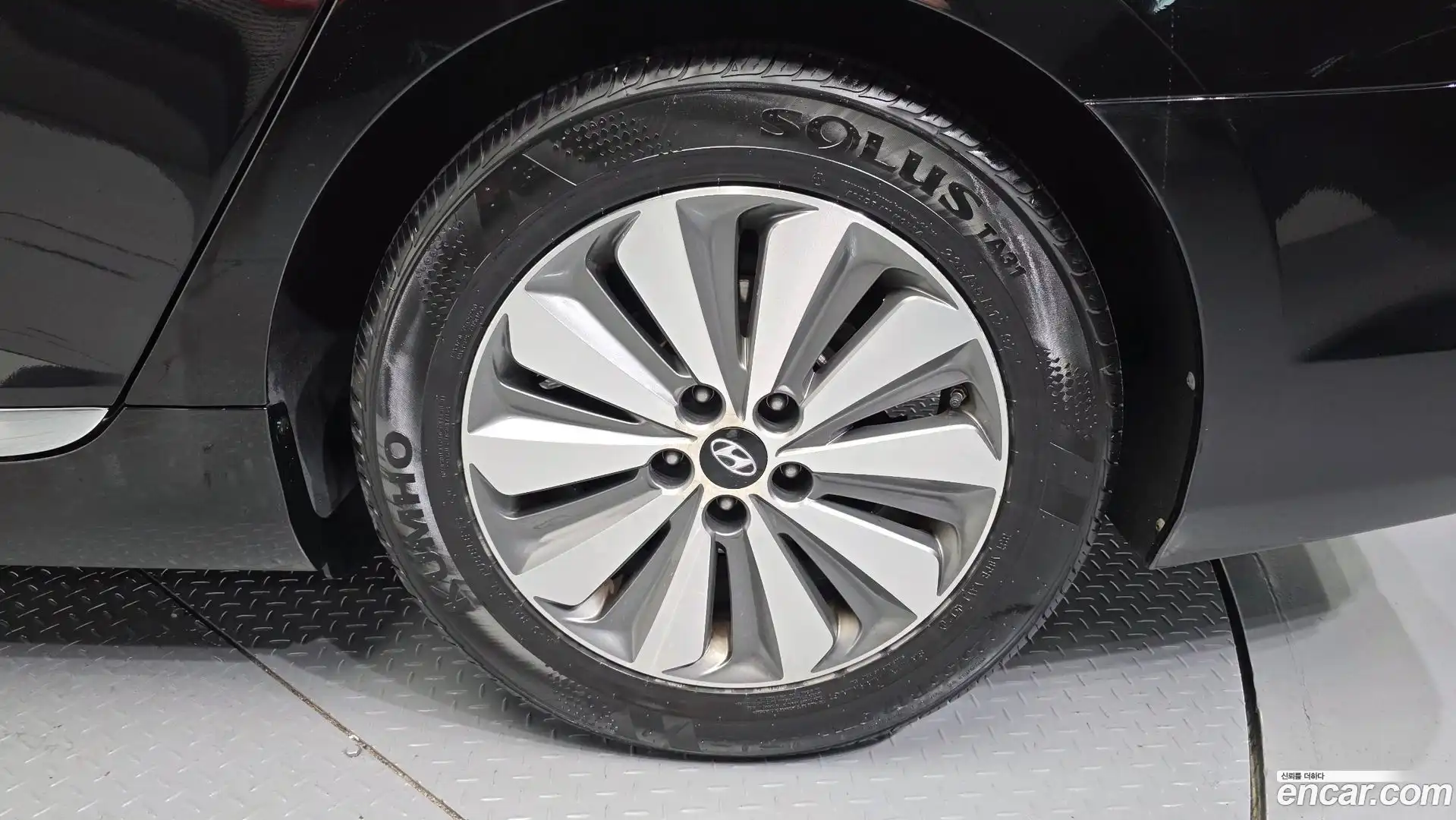 Grandeur Hyundai 2015.9-OUTER-005
