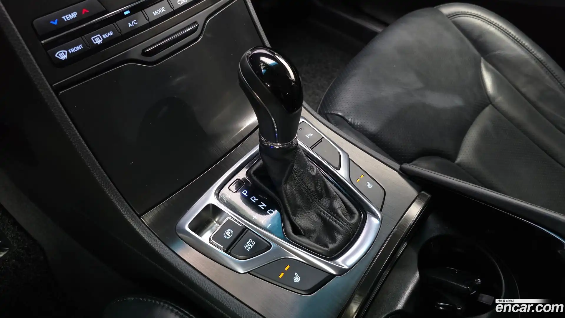 Grandeur Hyundai 2015.9-INNER-009