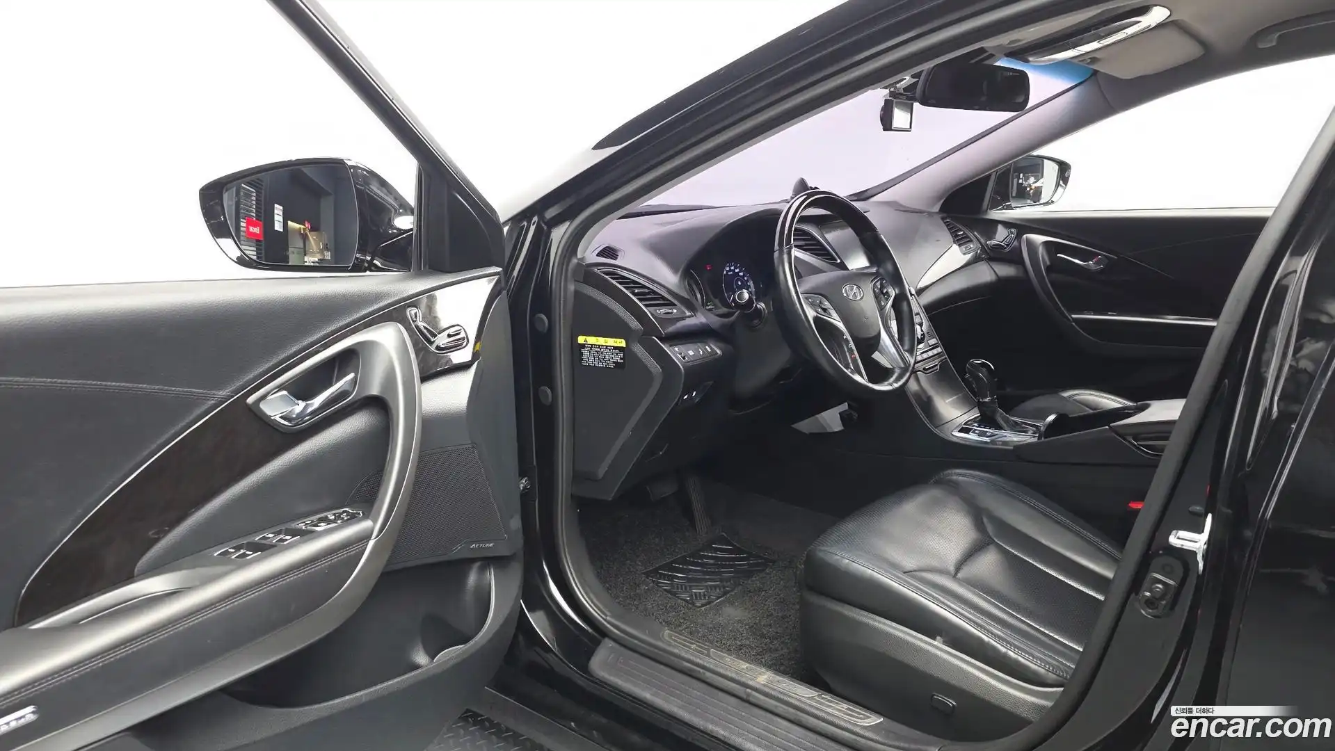Grandeur Hyundai 2015.9-INNER-010