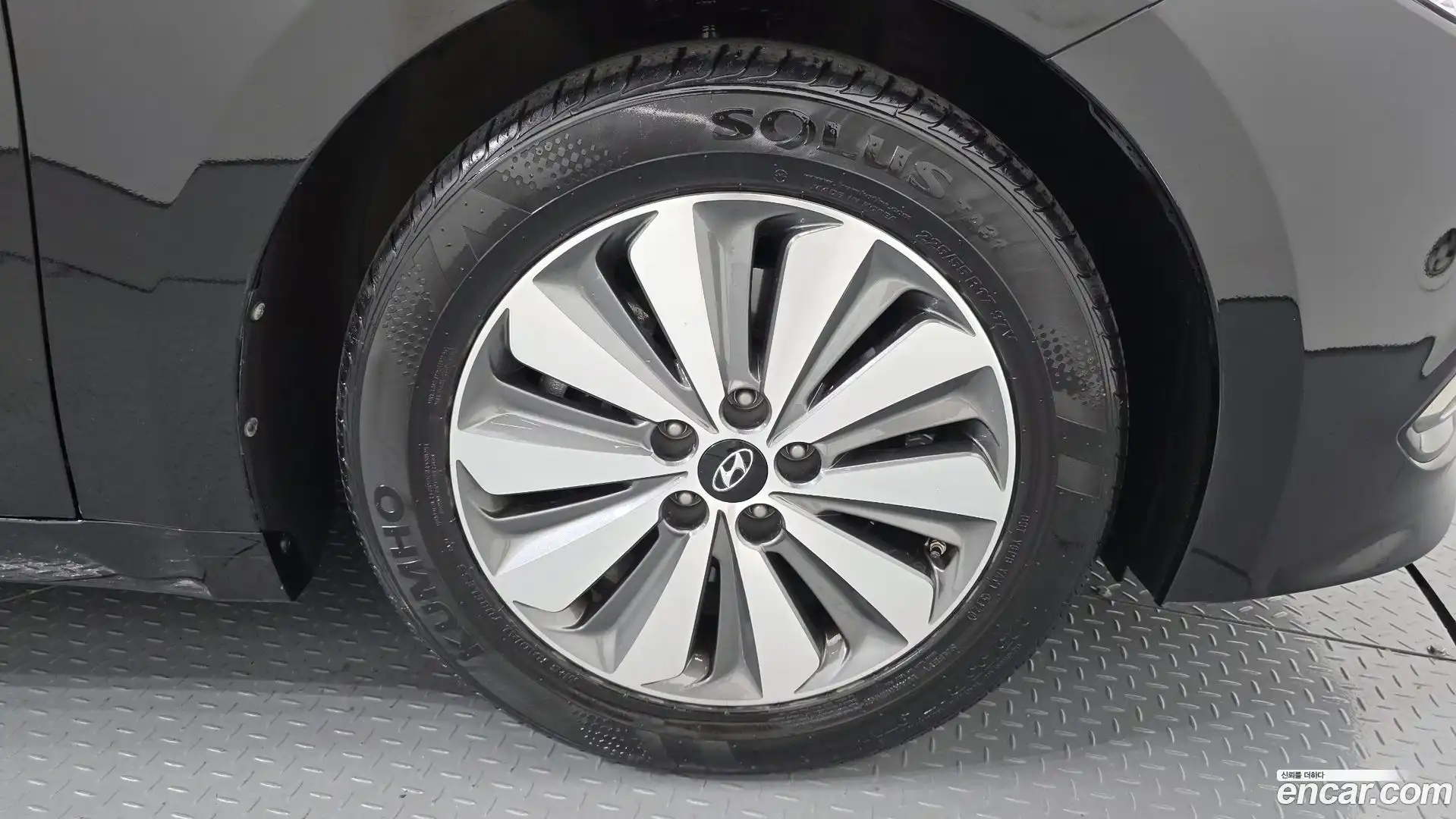 Grandeur Hyundai 2015.9-OUTER-031
