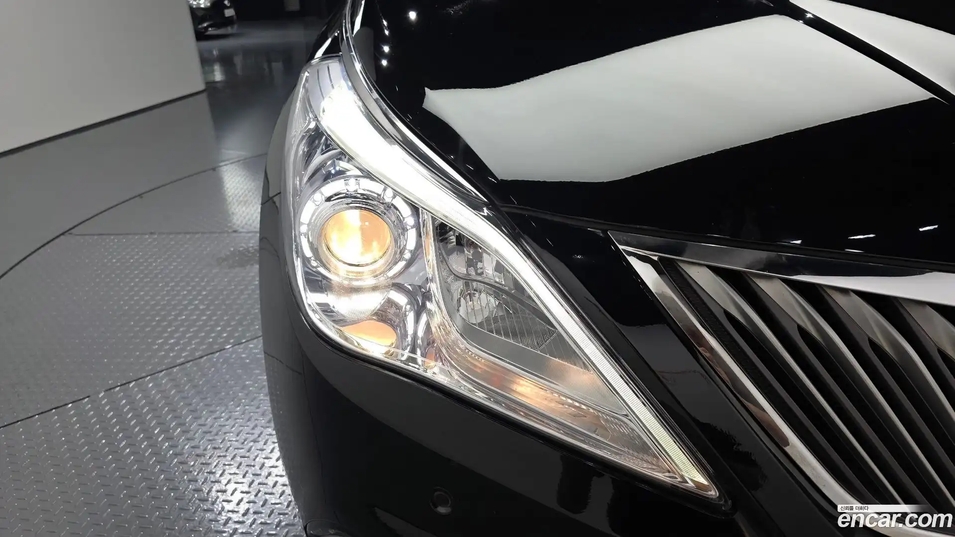 Grandeur Hyundai 2015.9-OUTER-032