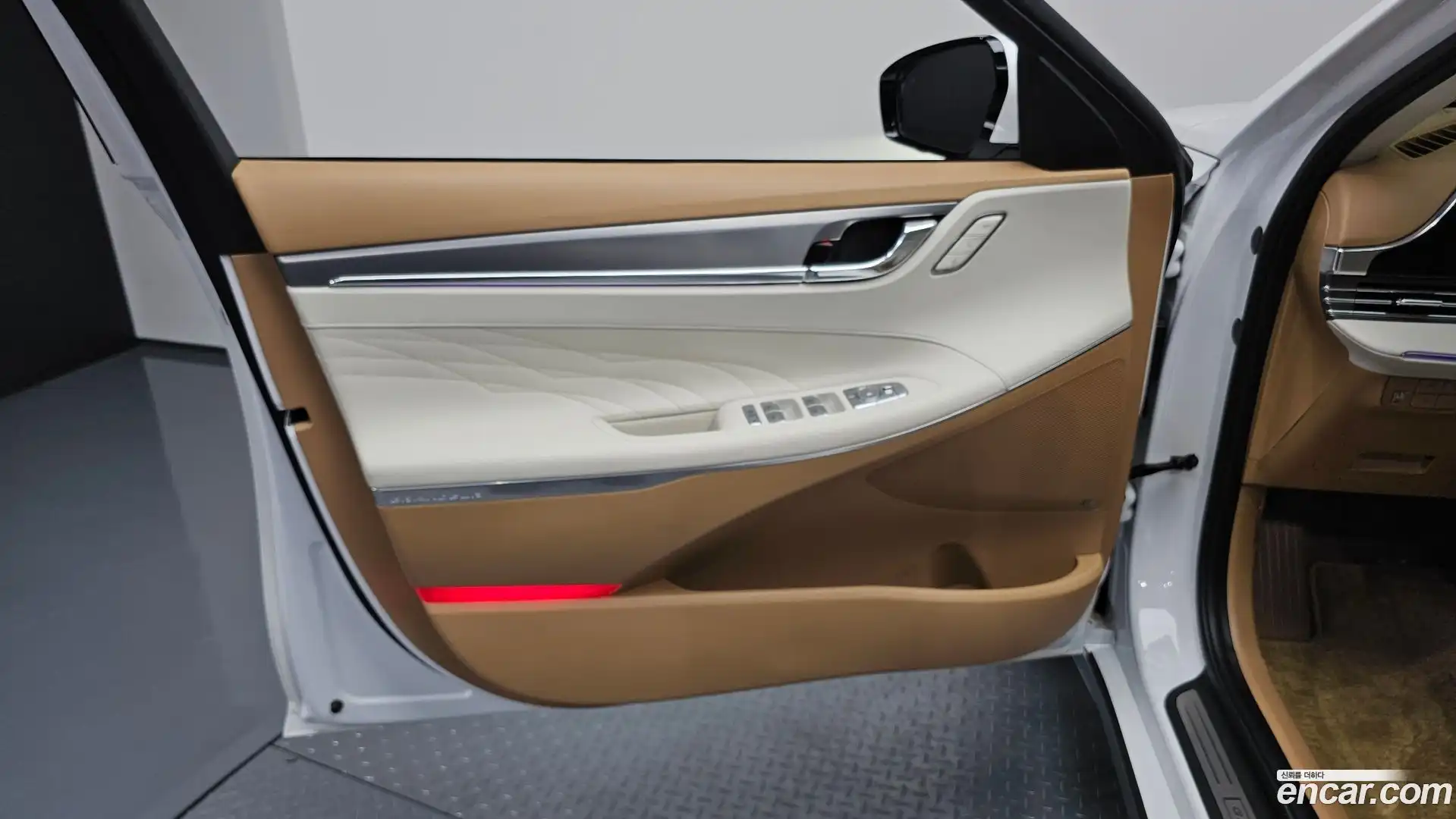 Grandeur Hyundai 2022.2-INNER-034