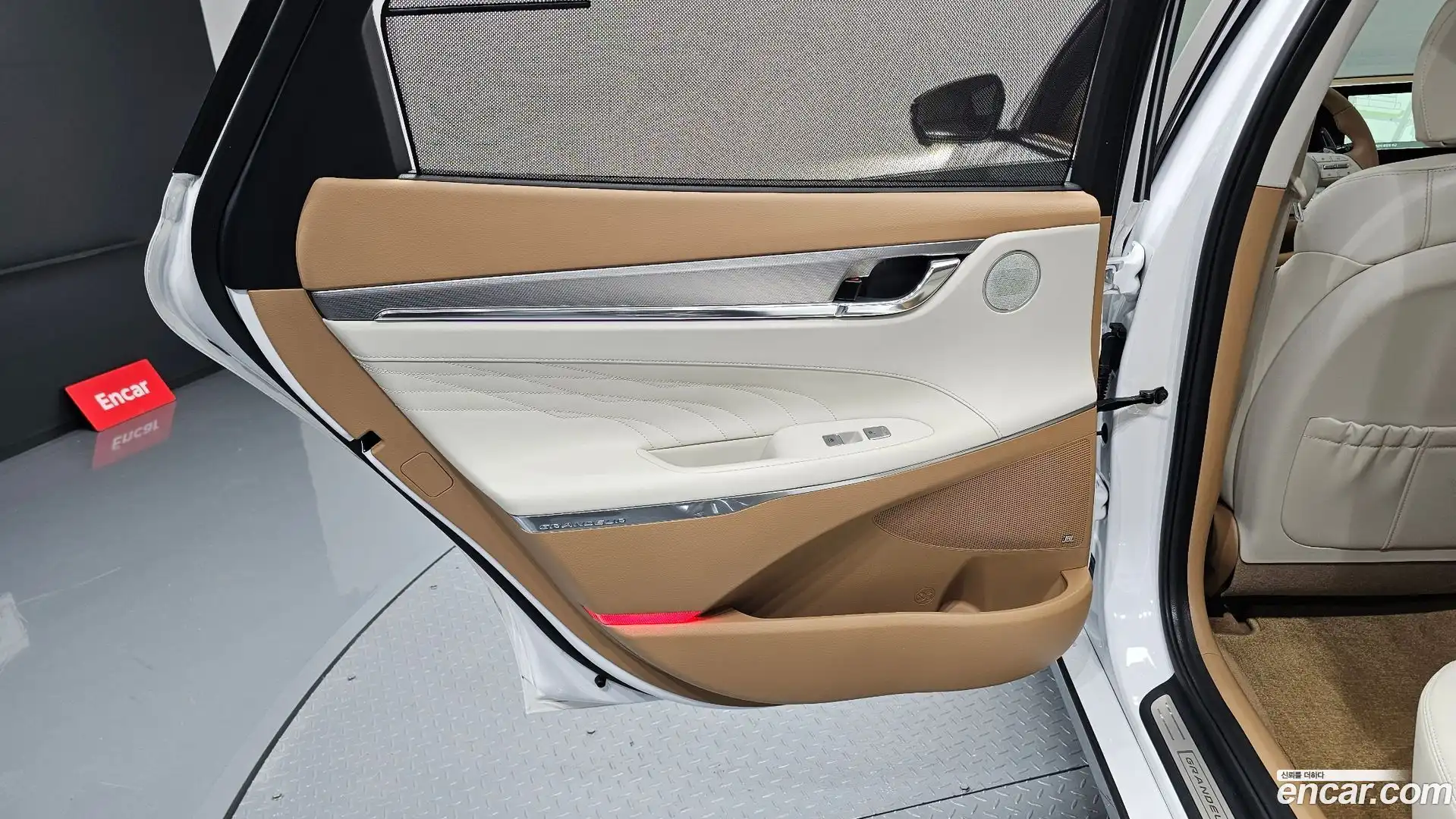 Grandeur Hyundai 2022.2-INNER-035