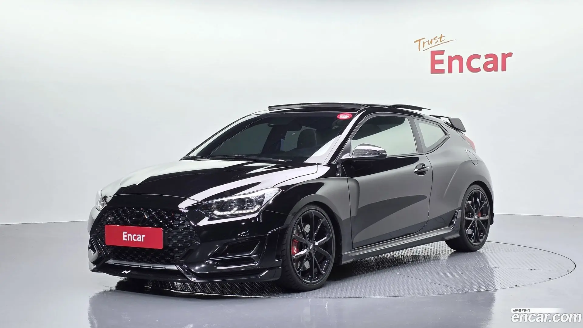 Main__Slider__Photo:Veloster Hyundai 2021.4-0