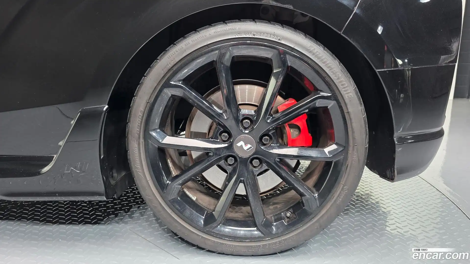Veloster Hyundai 2021.4-OUTER-031
