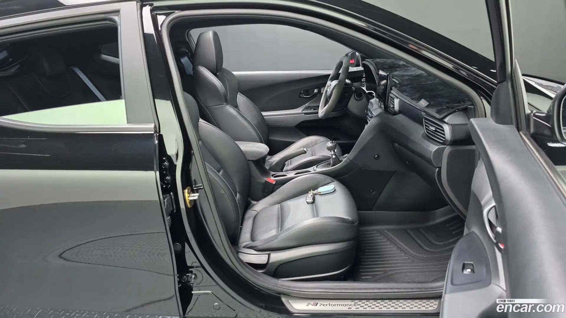 Veloster Hyundai 2021.4-INNER-036