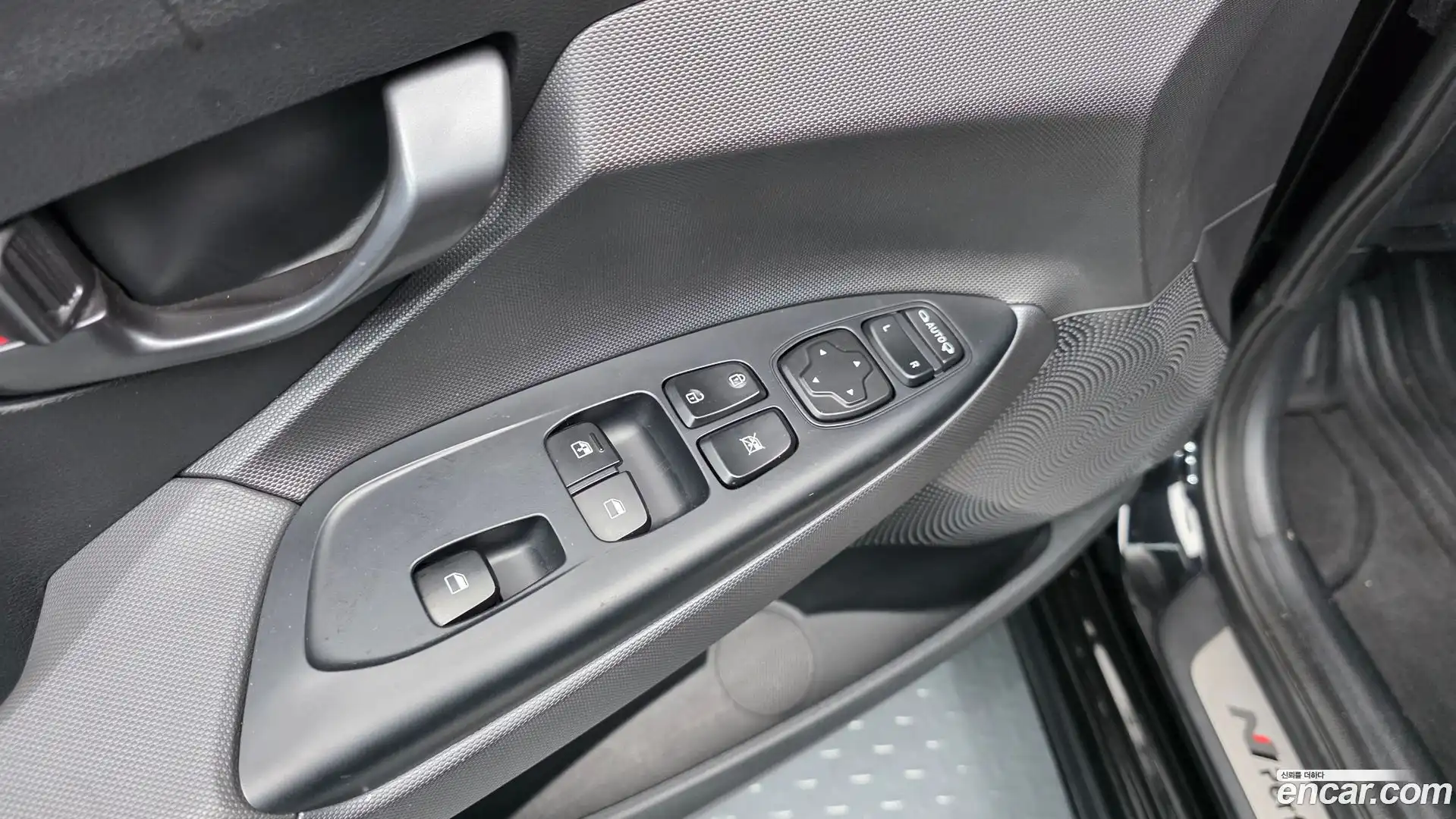 Veloster Hyundai 2021.4-OPTION-040