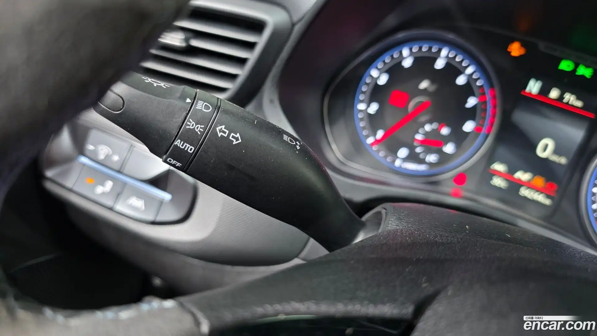 Veloster Hyundai 2021.4-OPTION-042