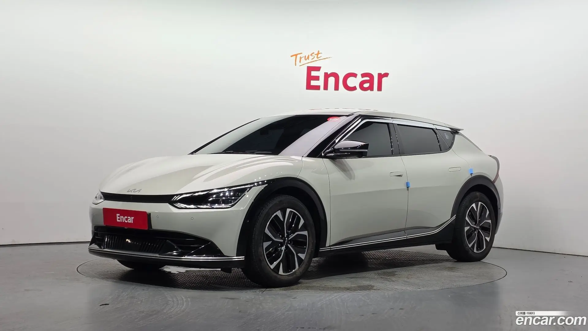 Main__Slider__Photo:EV6 Kia 2022.2-0