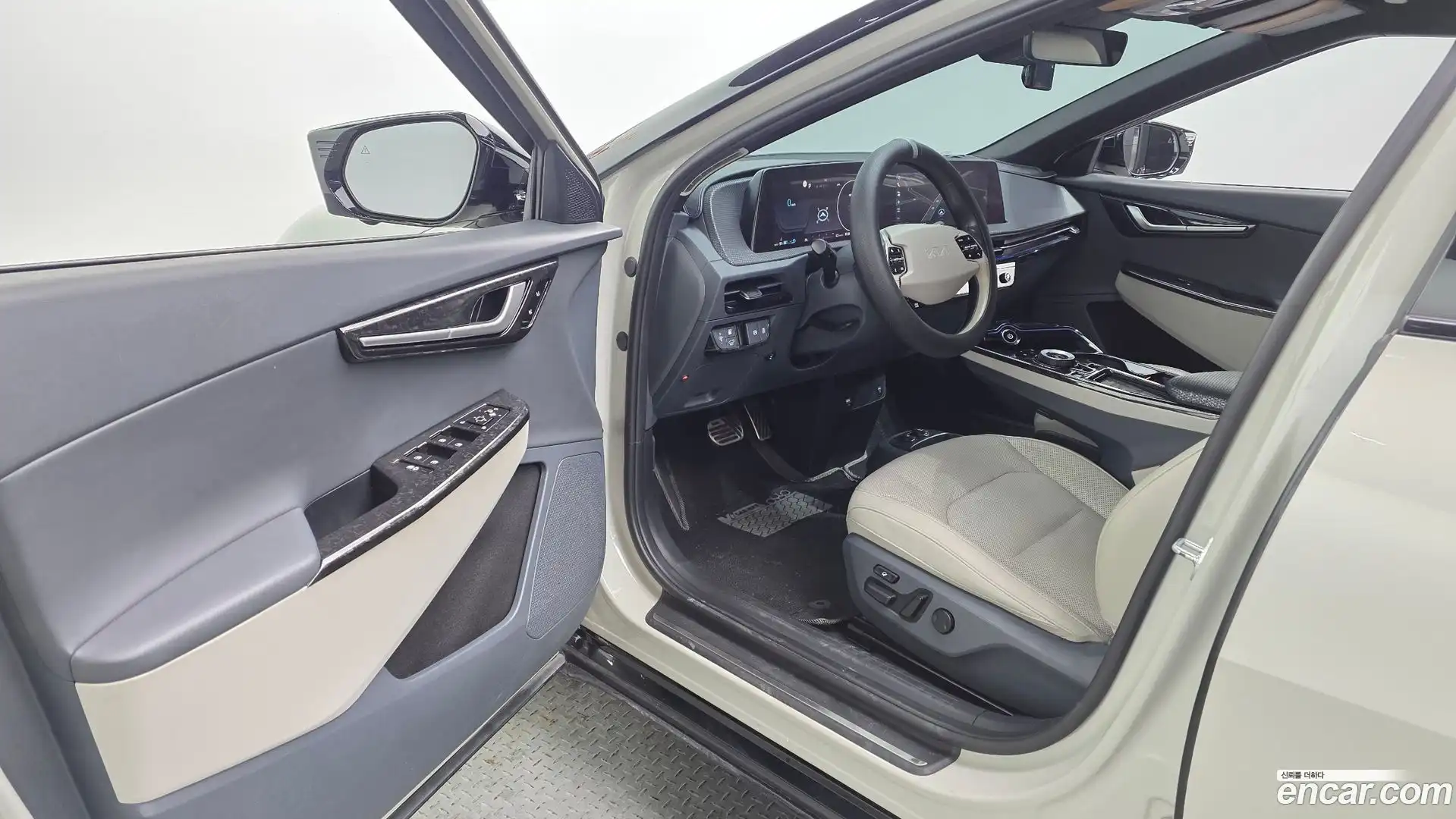 EV6 Kia 2022.2-INNER-010
