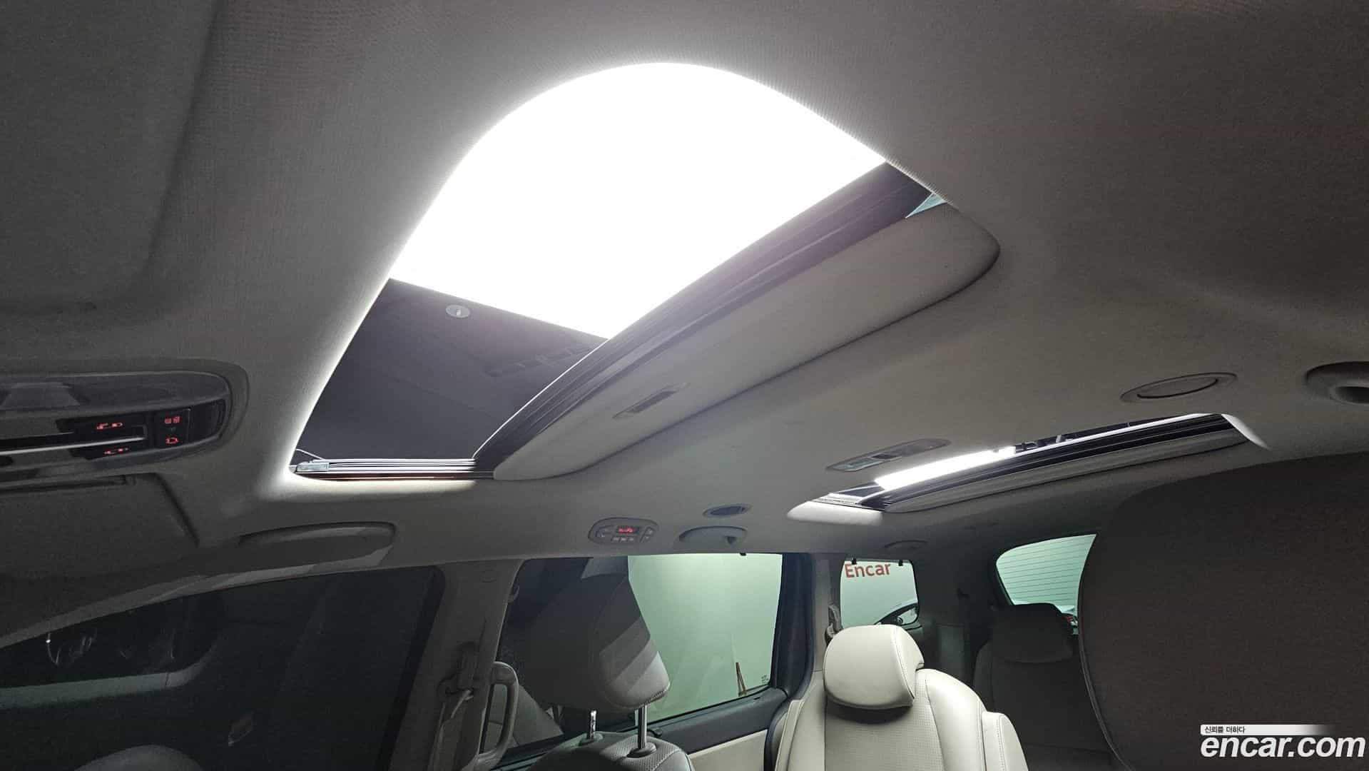 Canival Kia 2019.8-OPTION-024
