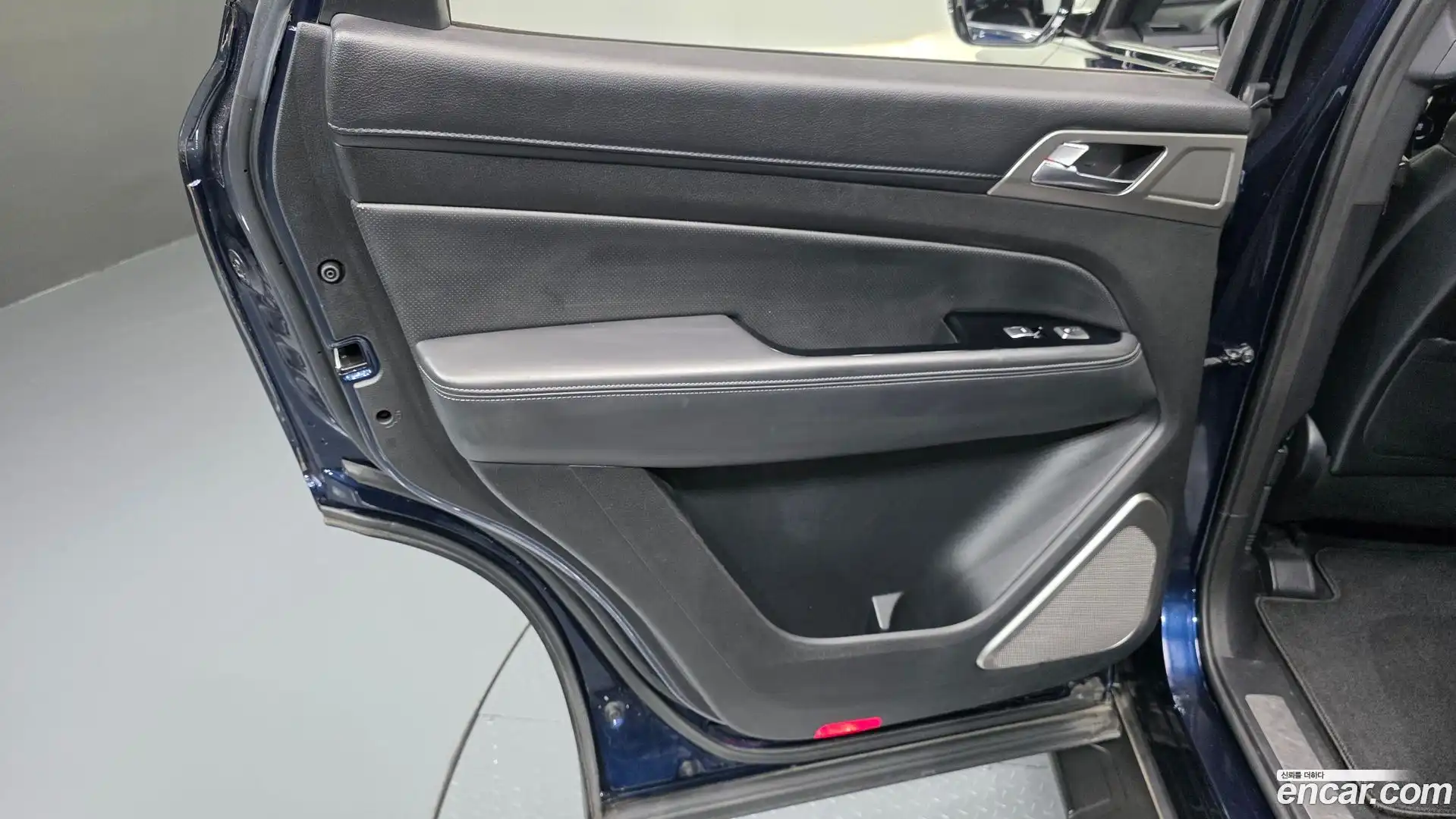 Rexton KG Mobility 2018.10-INNER-035