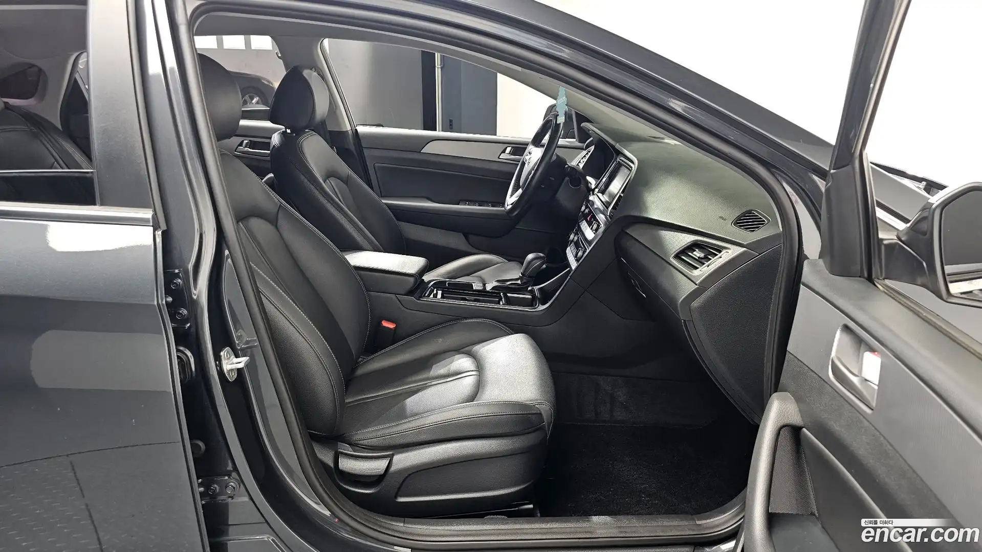 Sonata Hyundai 2019.1-INNER-036