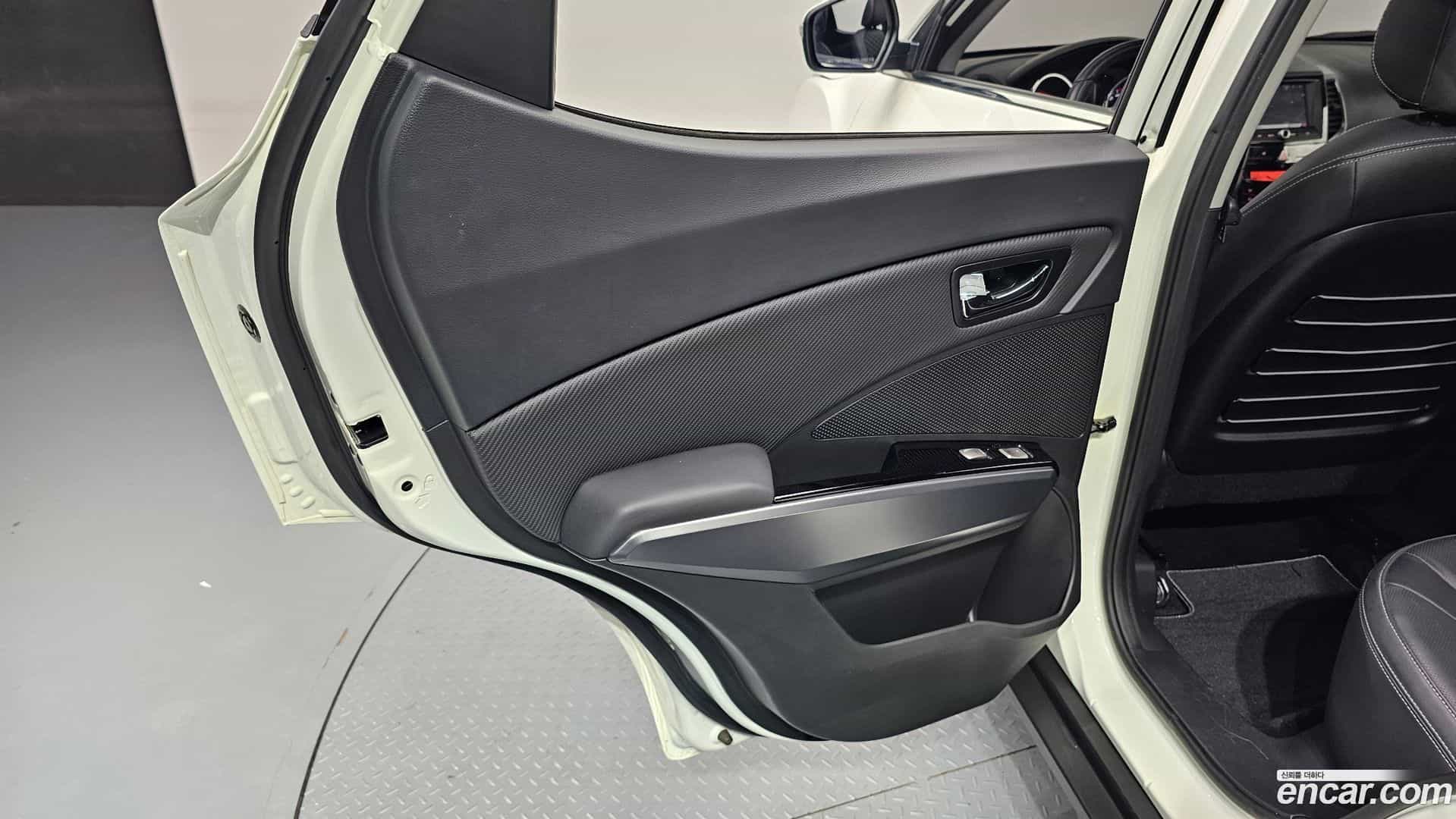 TIBOLI KG Mobility 2017.7-INNER-035