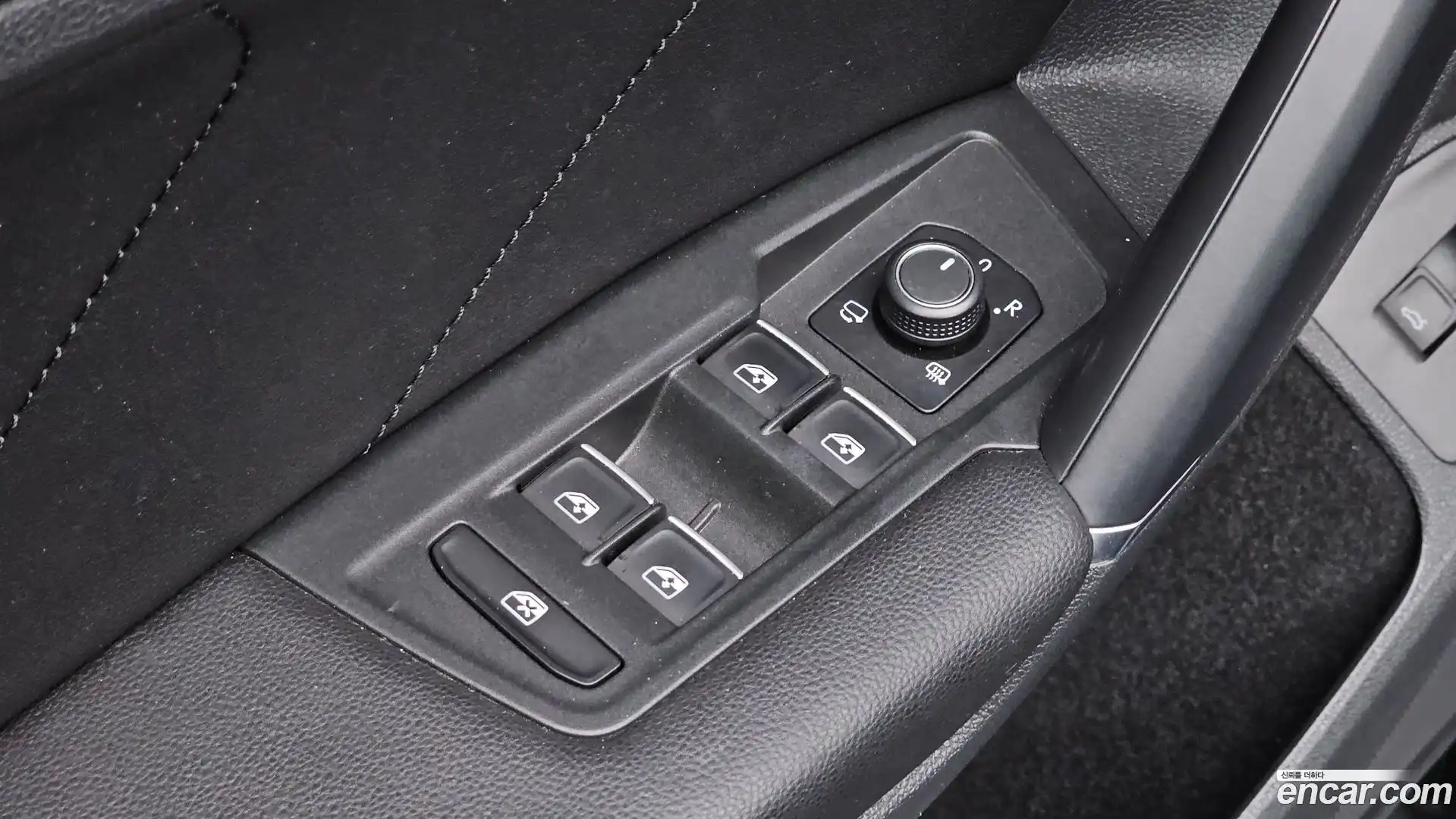 Tiguan Volkswagen 2018.6-OPTION-042