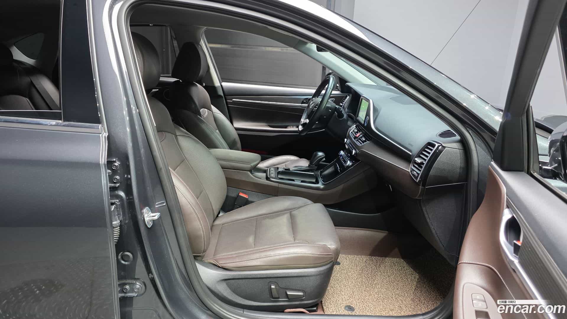 Grandeur Hyundai 2018.5-OPTION-015