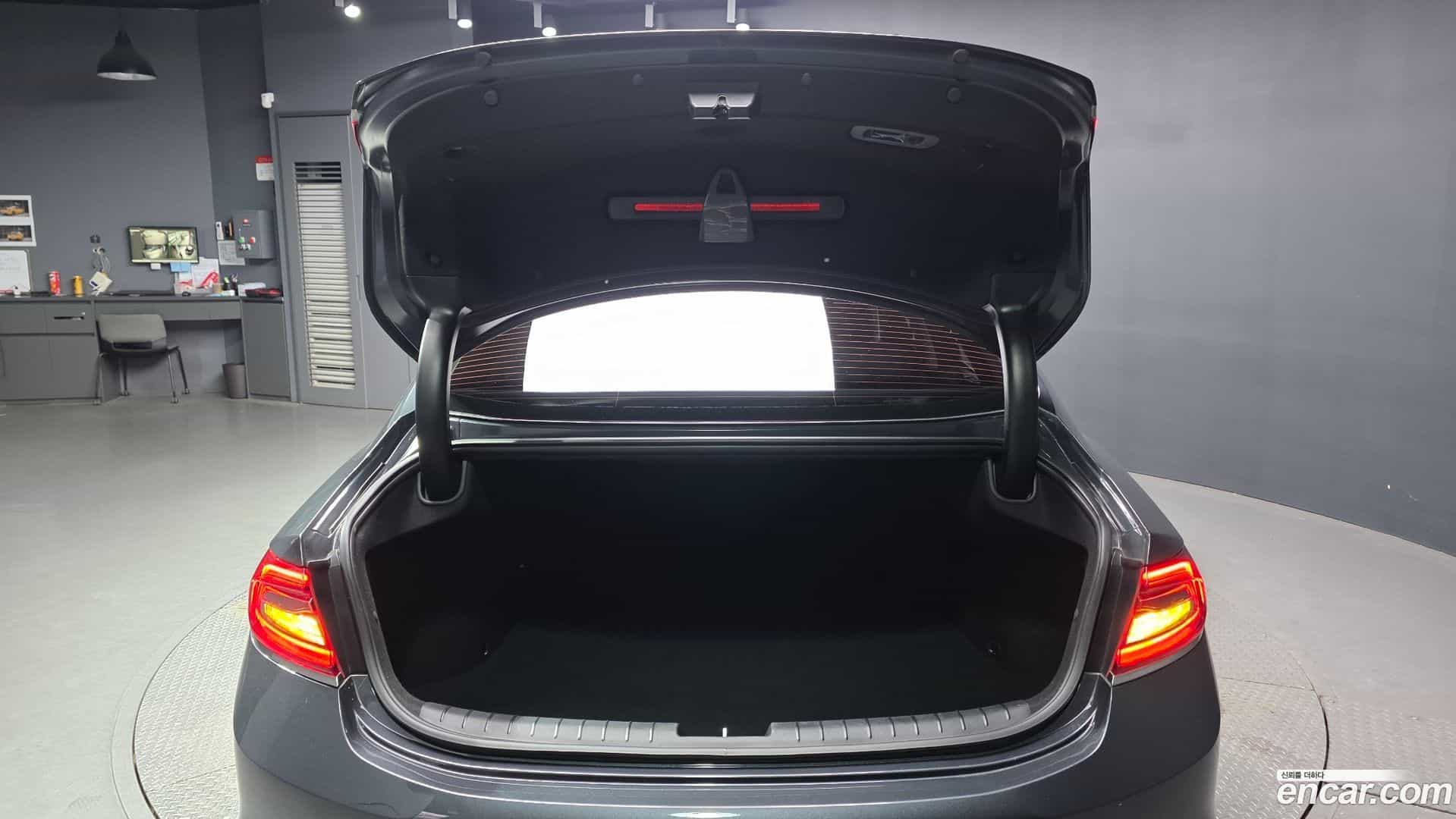 Grandeur Hyundai 2018.5-OPTION-024