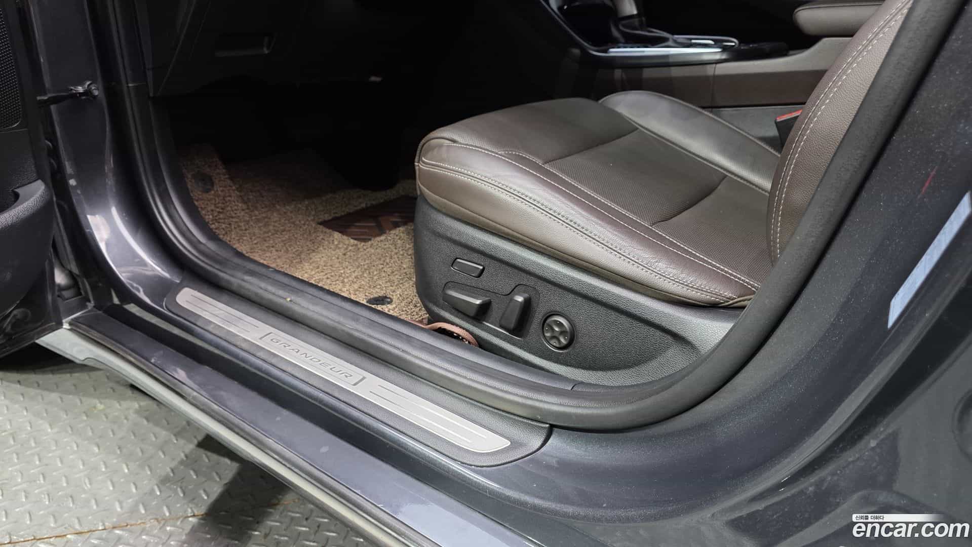 Grandeur Hyundai 2018.5-OPTION-045