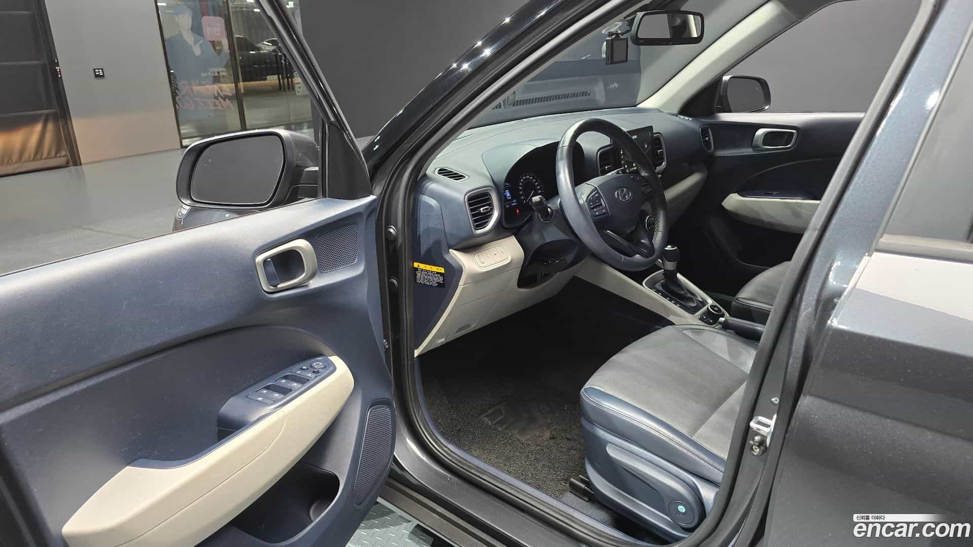 Venue Hyundai 2019.10-INNER-010