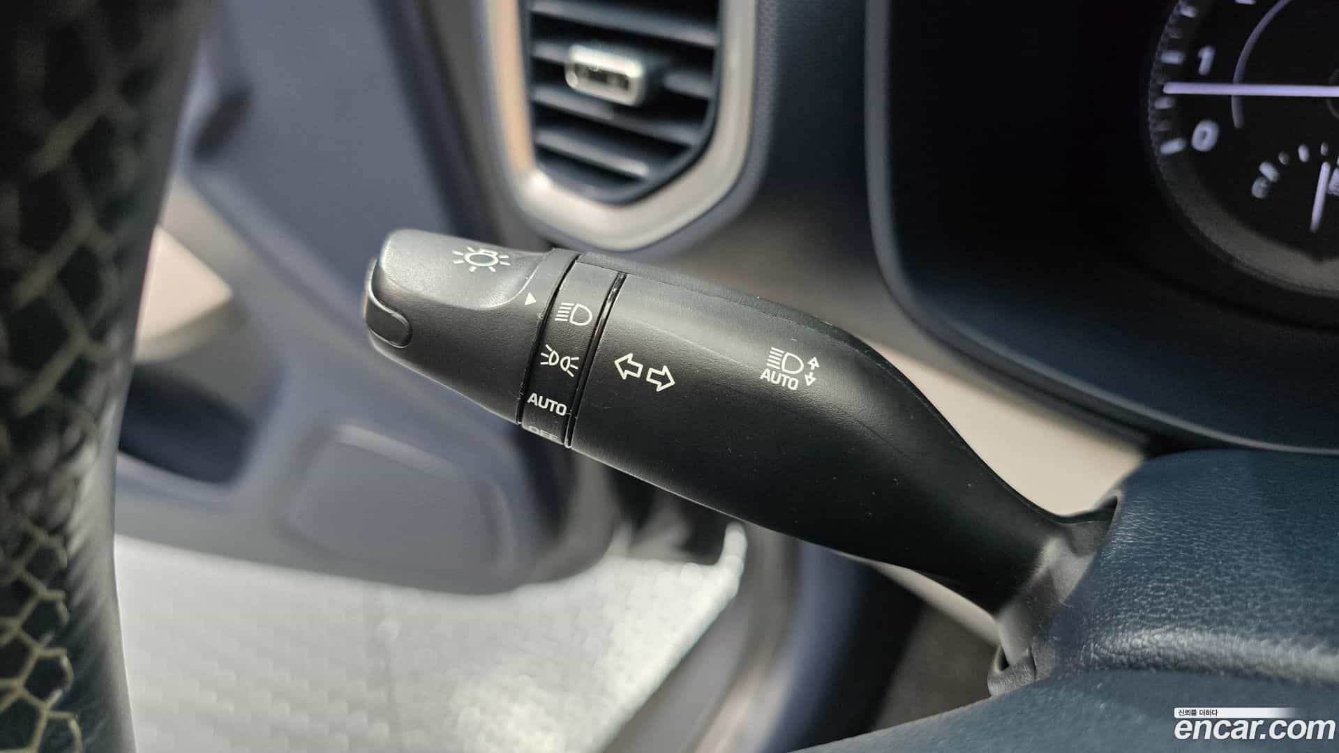 Venue Hyundai 2019.10-OPTION-023