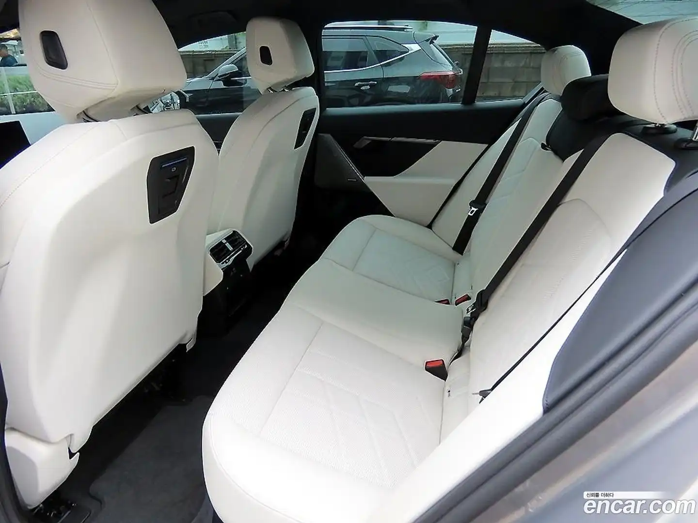 5-Series BMW 2025.8-OUTER-006
