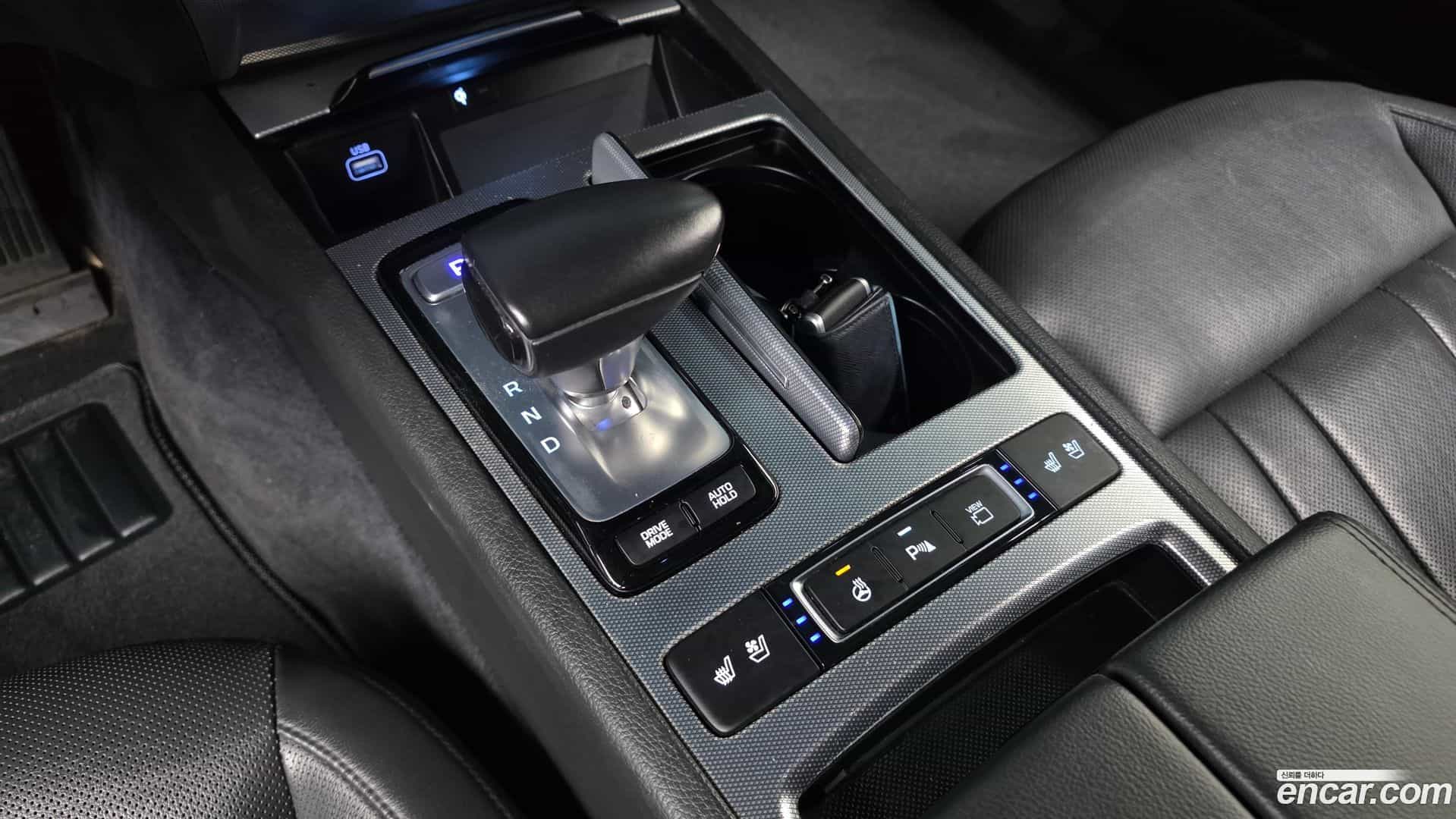 G80 Genesis 2019.0-INNER-009