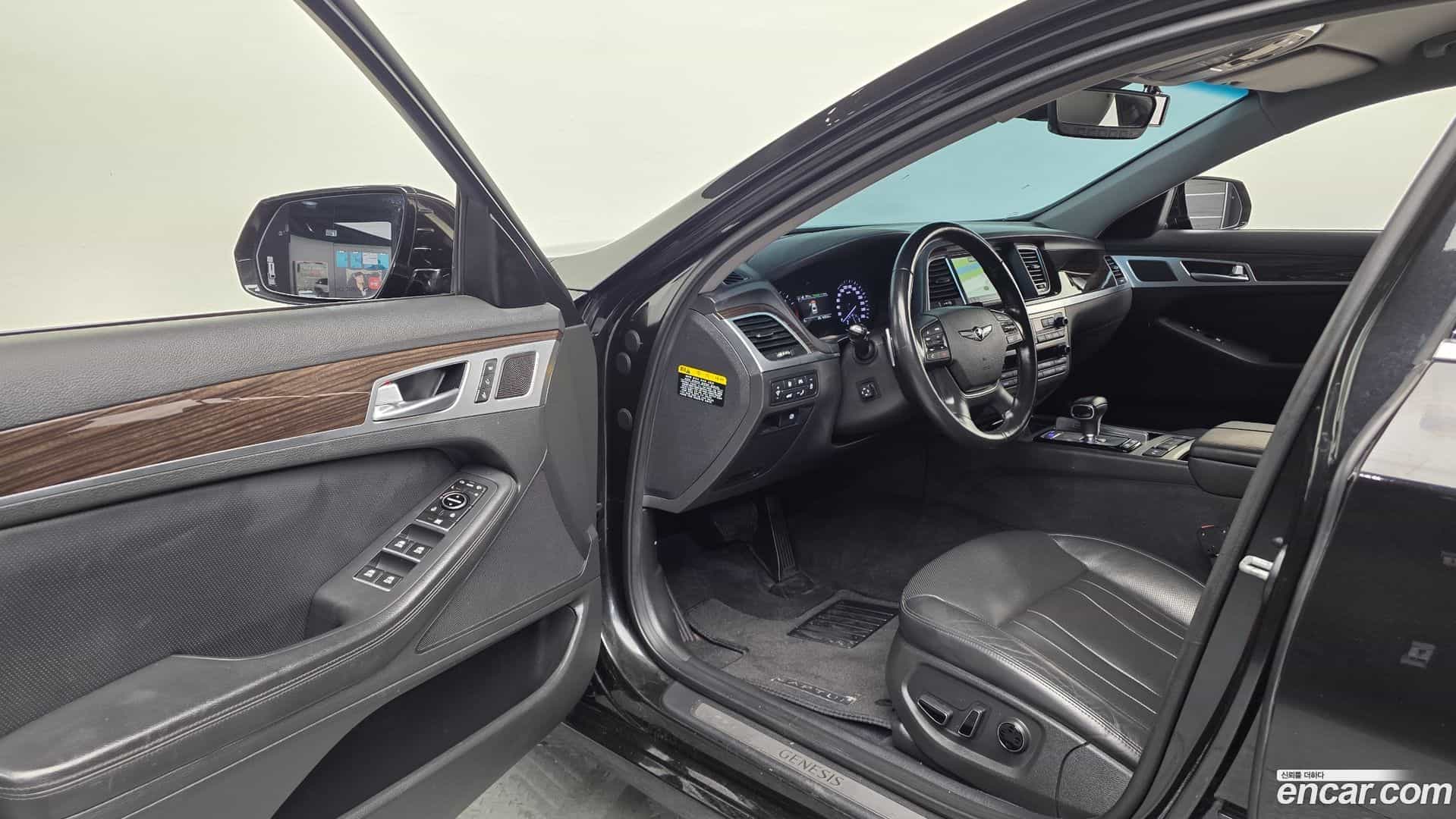 G80 Genesis 2019.0-INNER-010