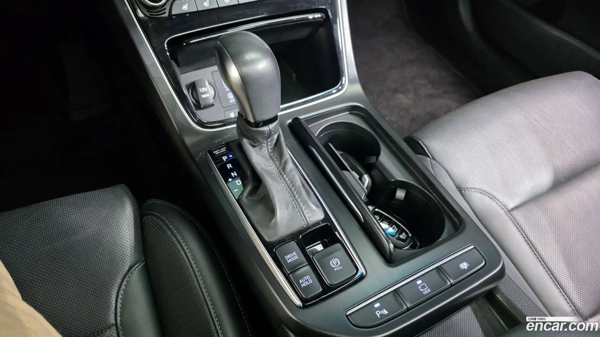 Grandeur Hyundai 2017.2-INNER-009