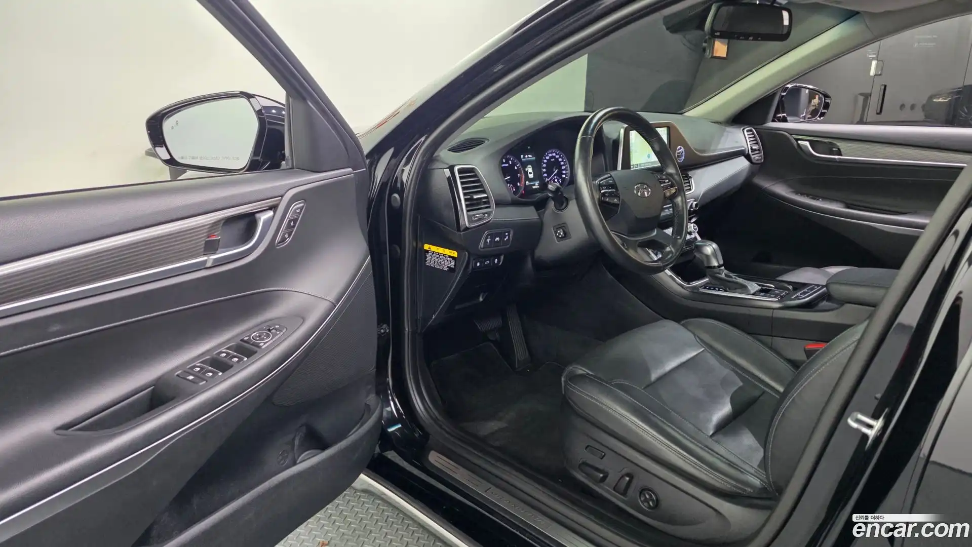Grandeur Hyundai 2017.2-INNER-010