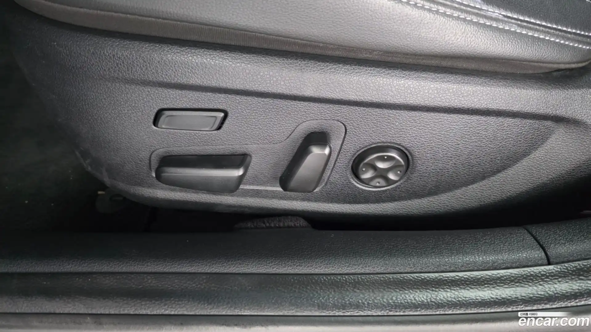 Grandeur Hyundai 2017.2-OPTION-044