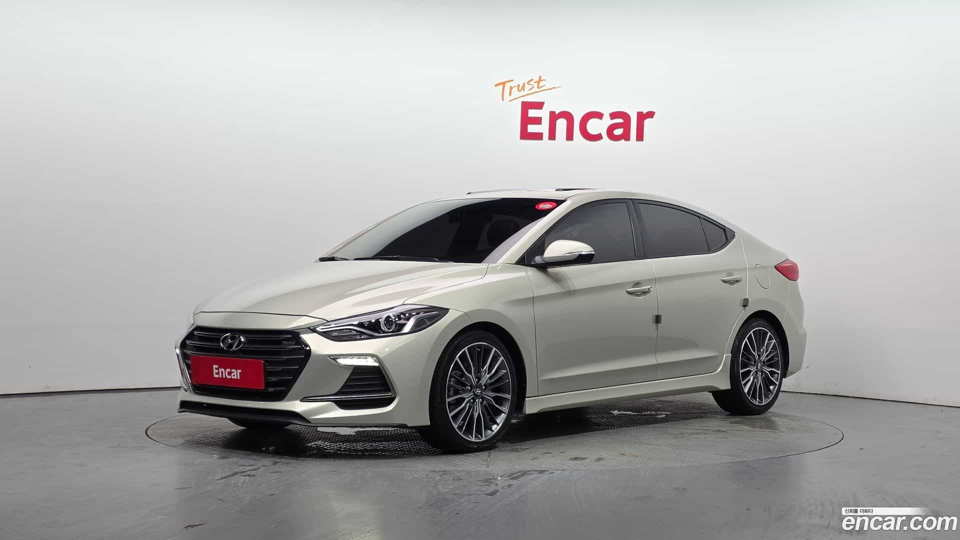 AVANTE Hyundai 2017.9-OUTER-001