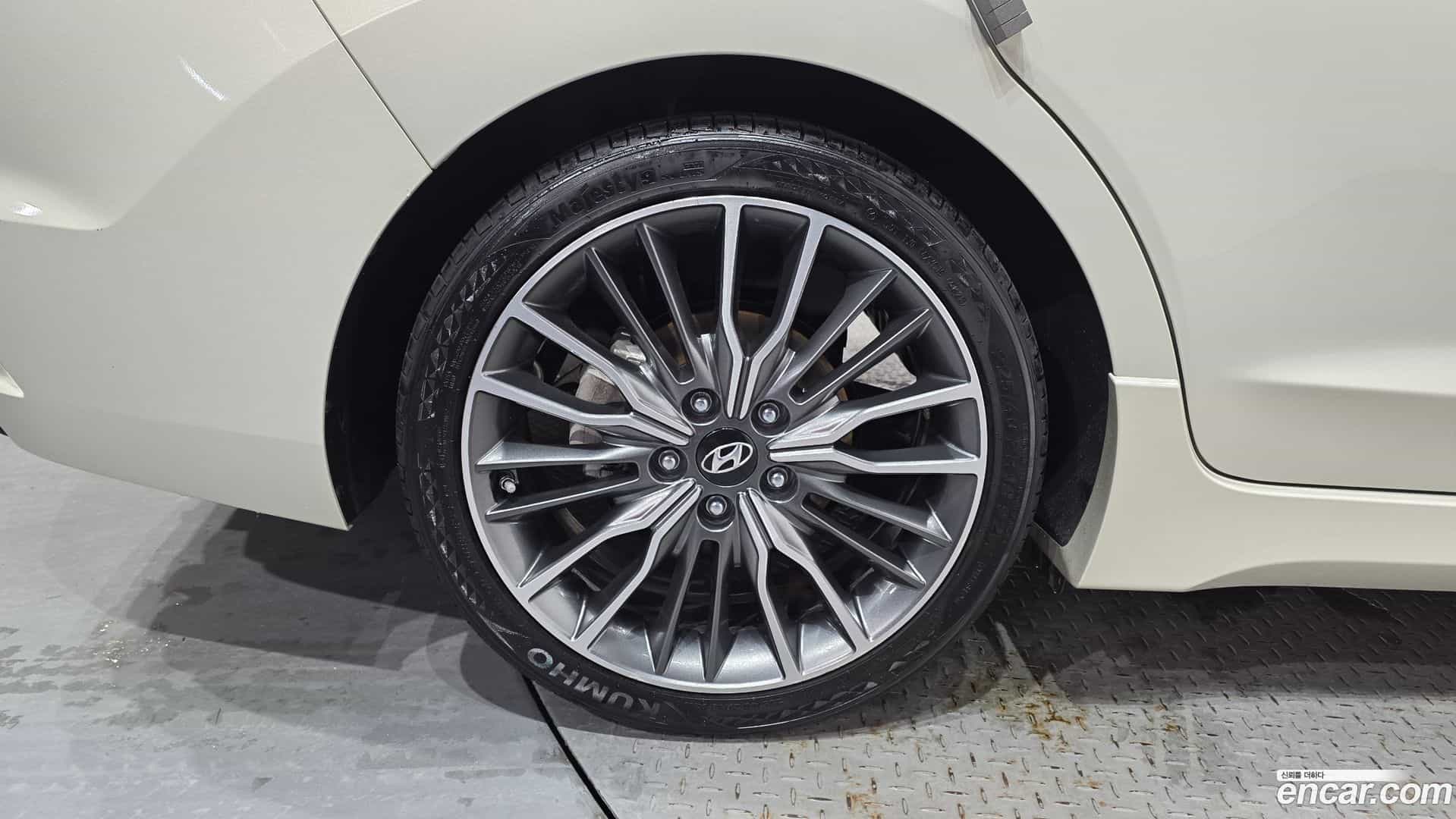 AVANTE Hyundai 2017.9-OUTER-005